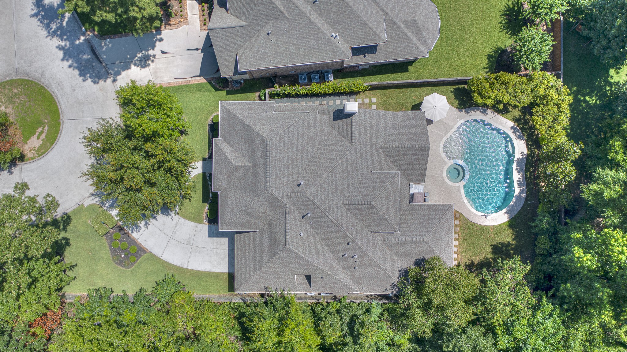 115 Sanibel Crest Place Property Photo 4