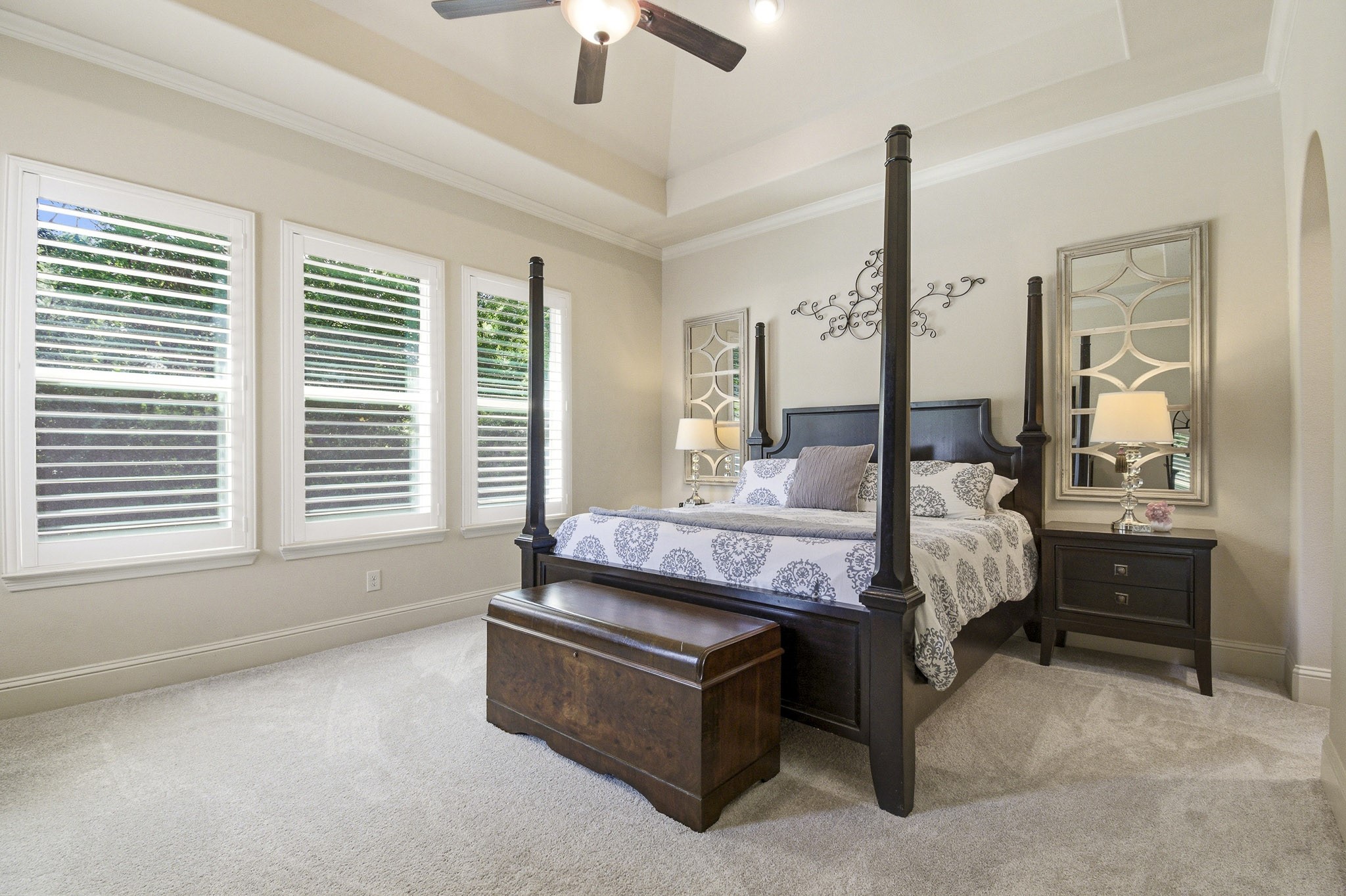 115 Sanibel Crest Place Property Photo 8