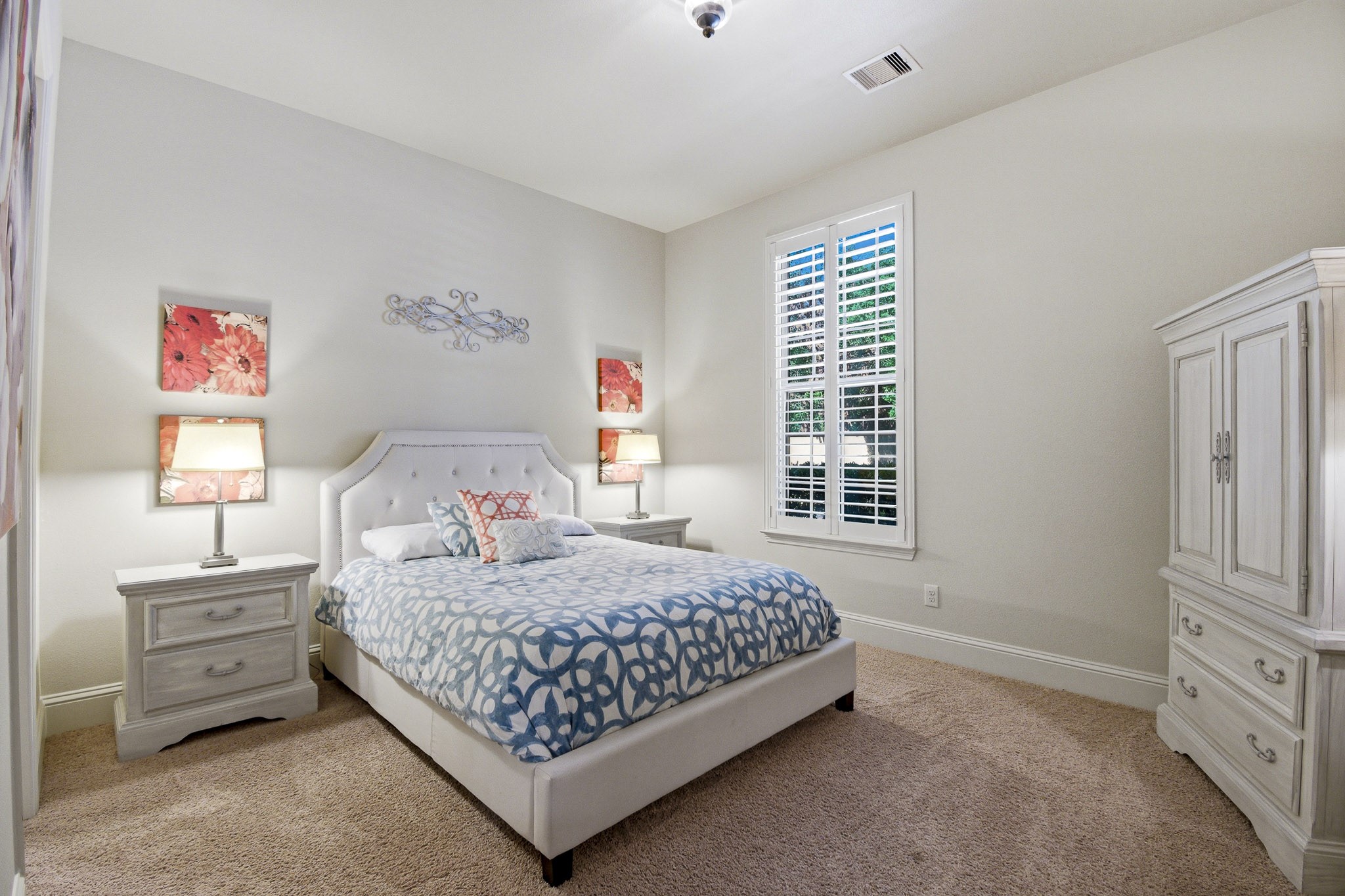 115 Sanibel Crest Place Property Photo 16