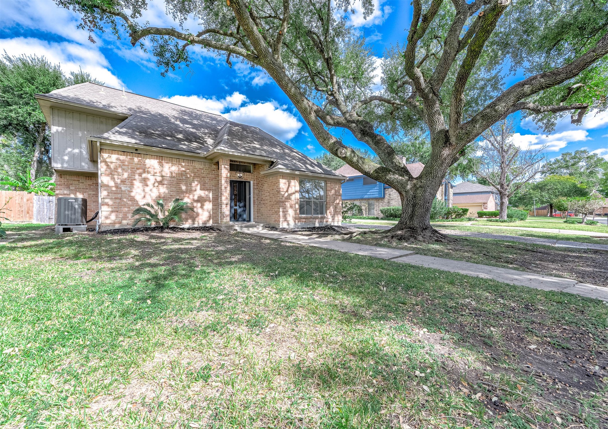 2314 Canyon Meadows Drive Property Photo 2