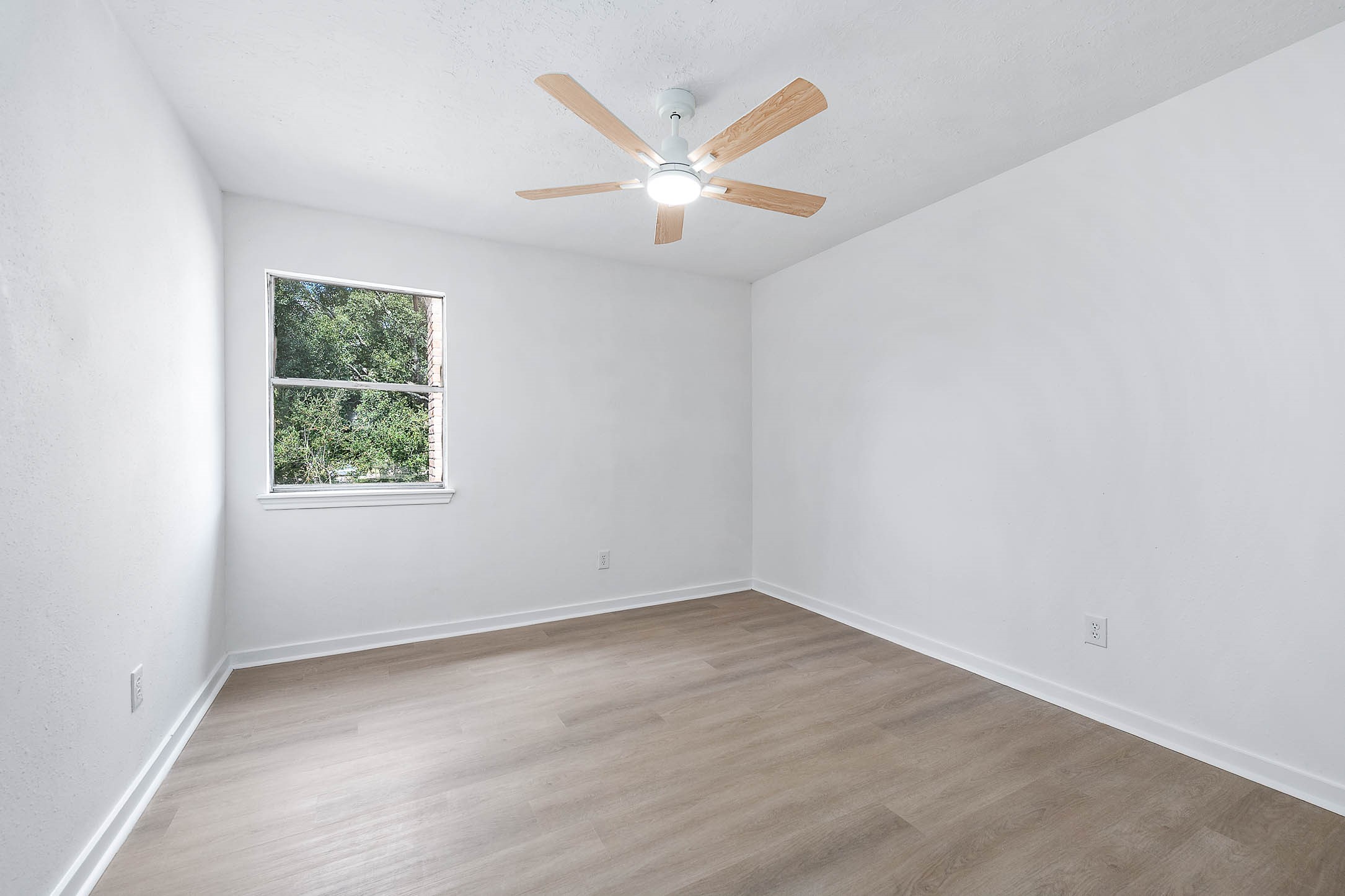 2314 Canyon Meadows Drive Property Photo 25