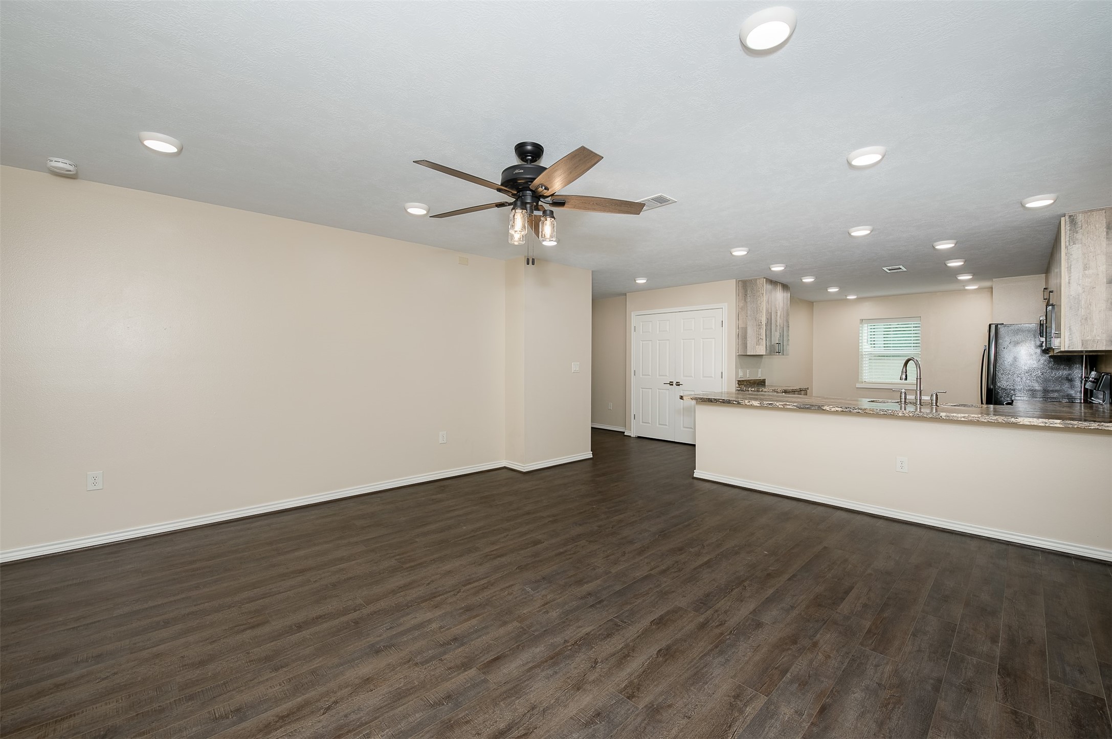 11428 Debbie Lane Property Photo 12