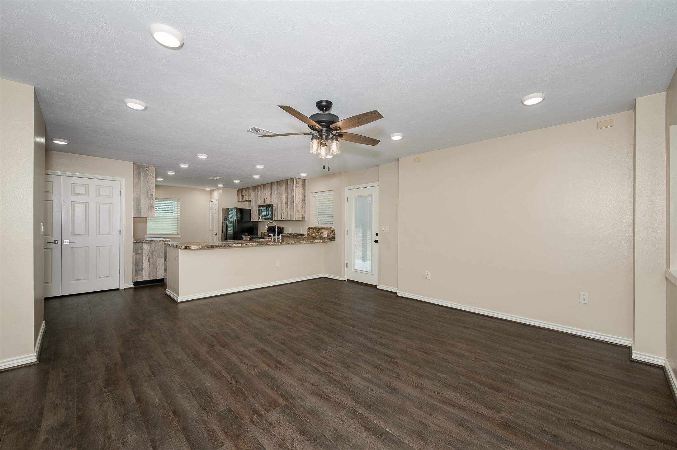 11428 Debbie Lane Property Photo 13