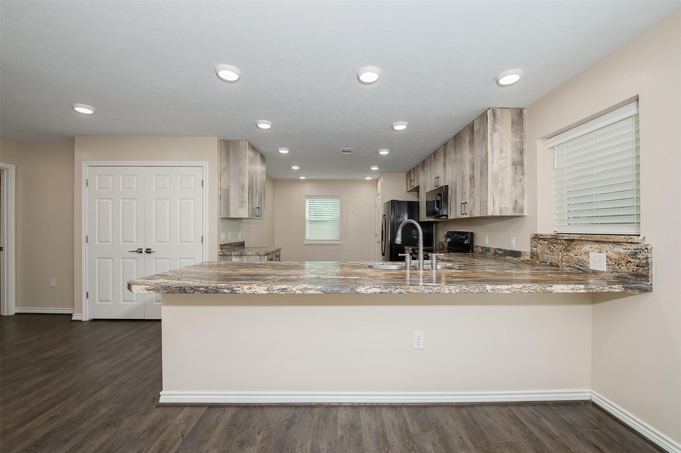 11428 Debbie Lane Property Photo 14