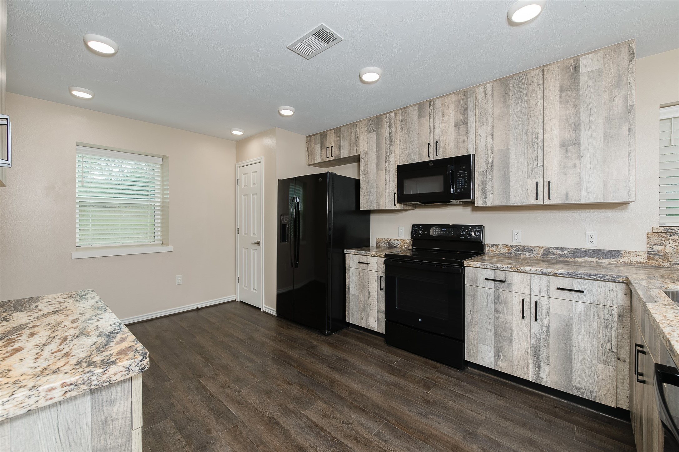 11428 Debbie Lane Property Photo 15