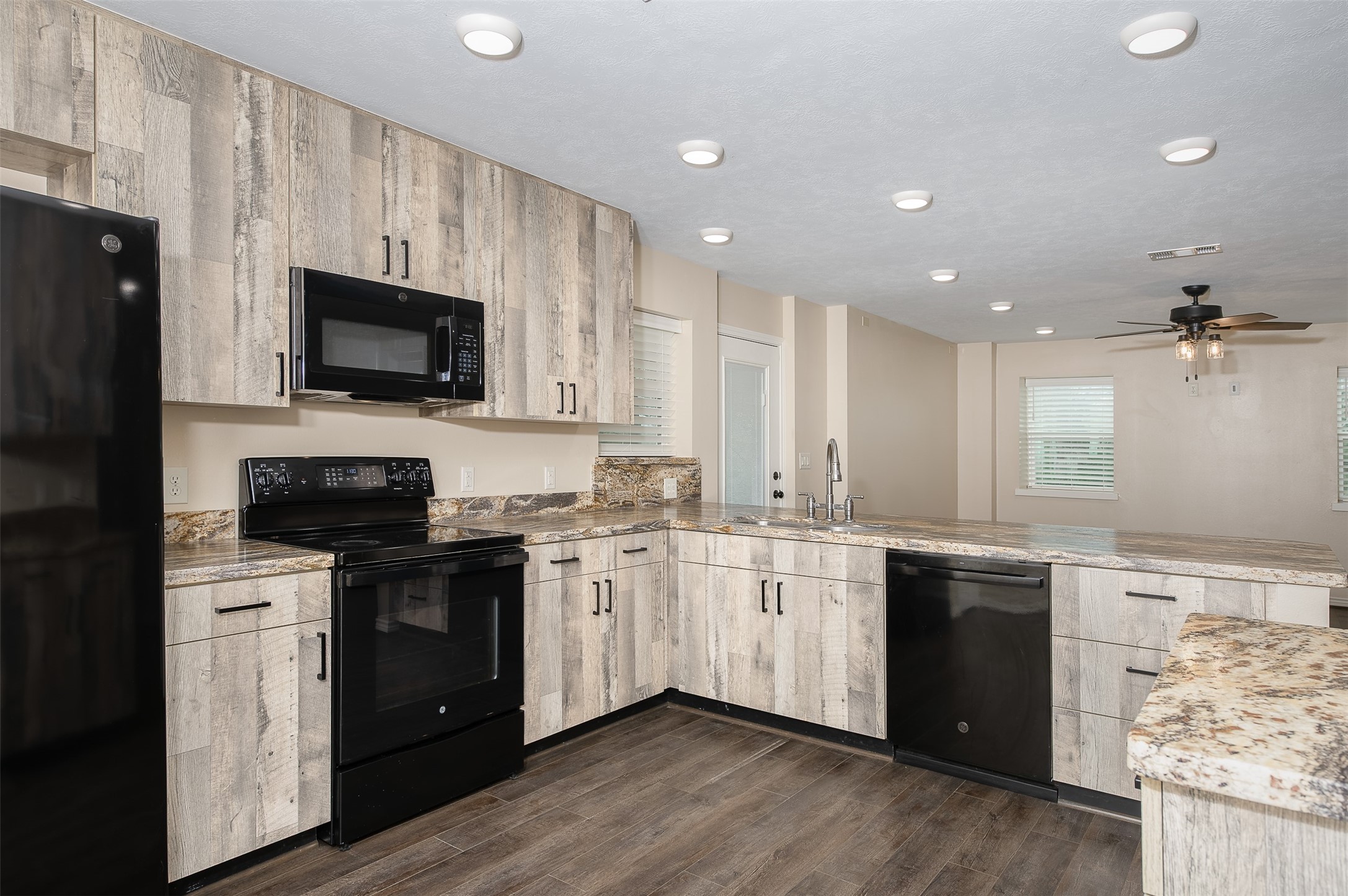 11428 Debbie Lane Property Photo 16