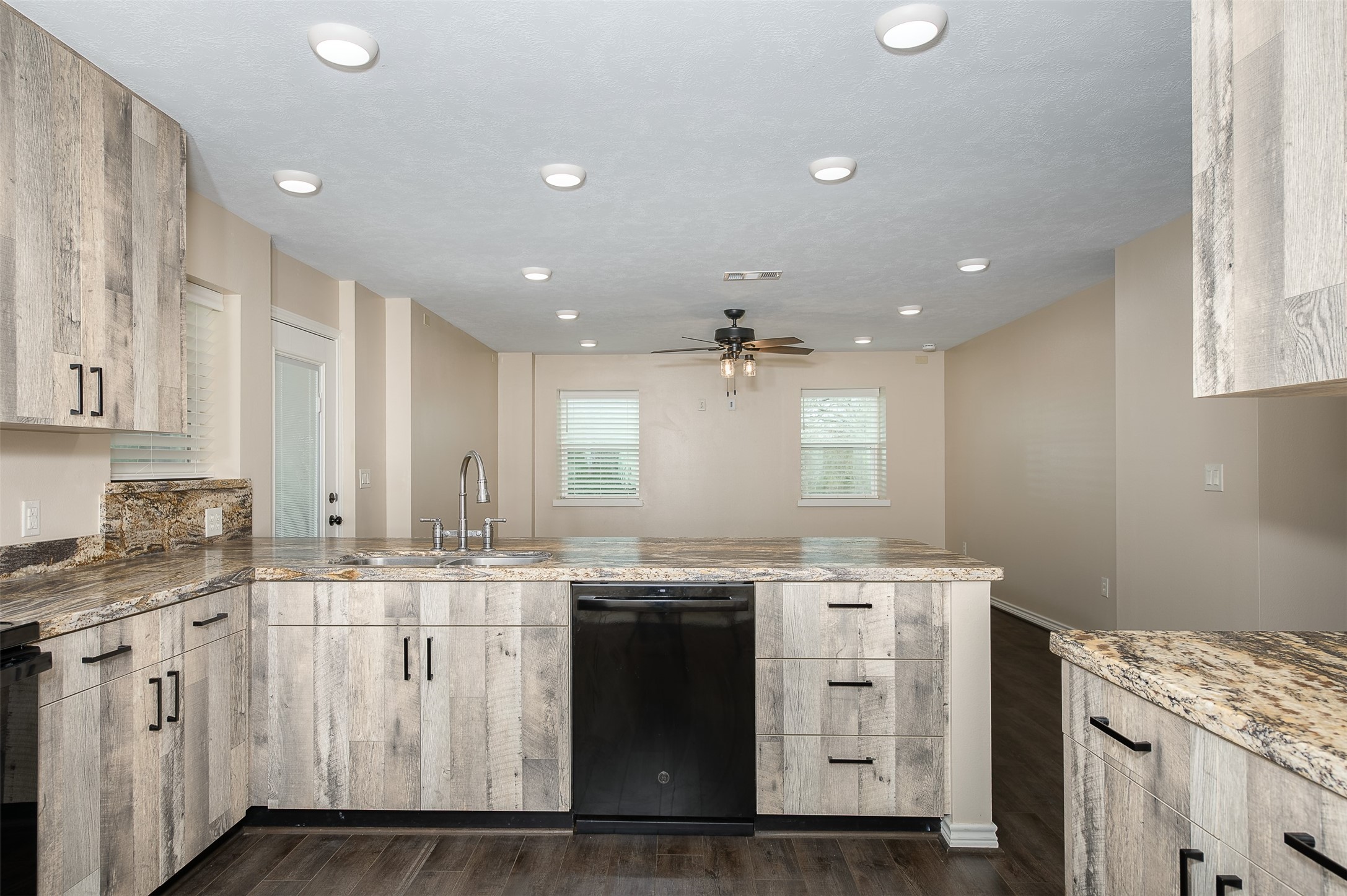 11428 Debbie Lane Property Photo 17