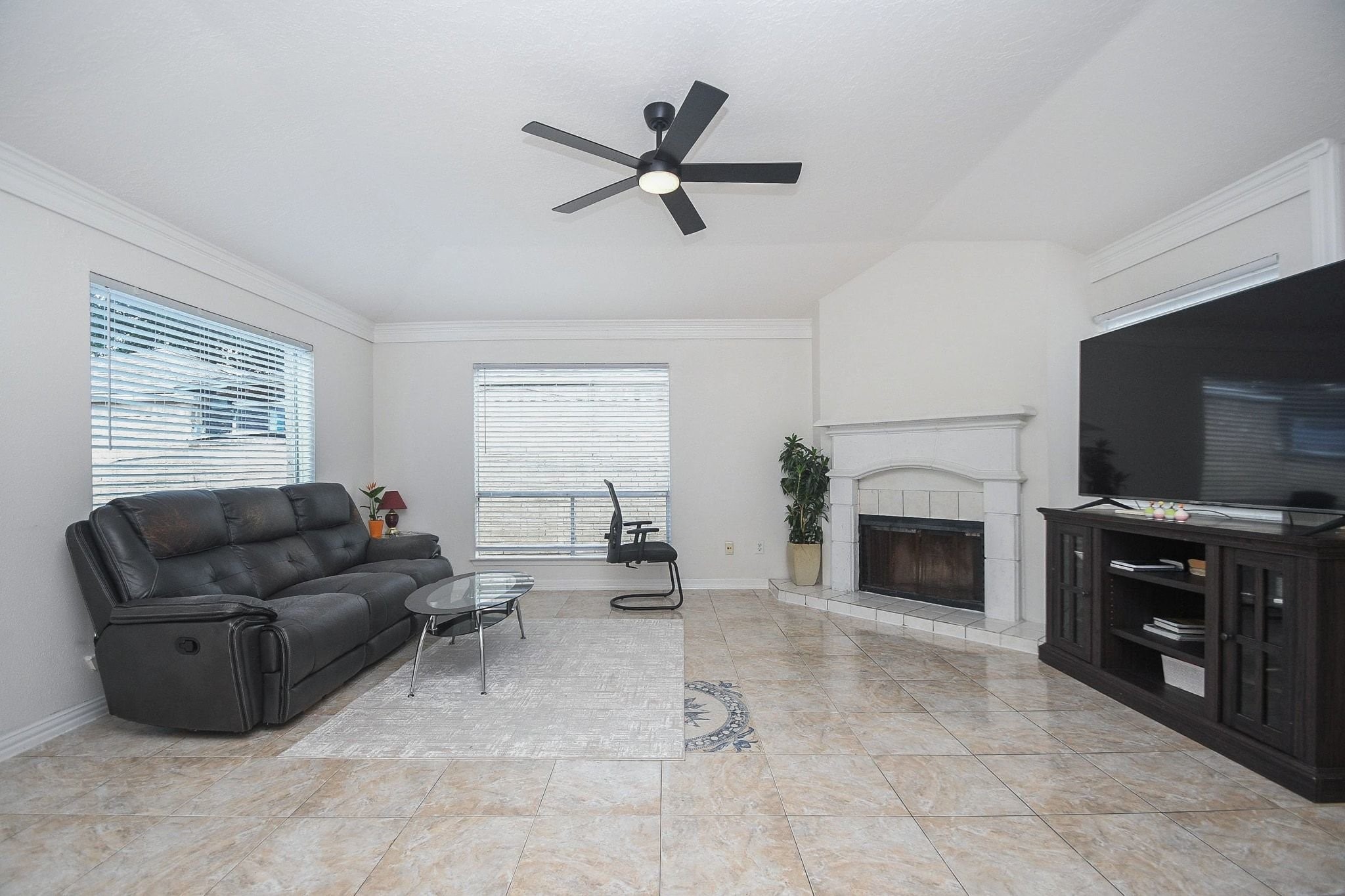 9231 Homeland Drive Property Photo 3