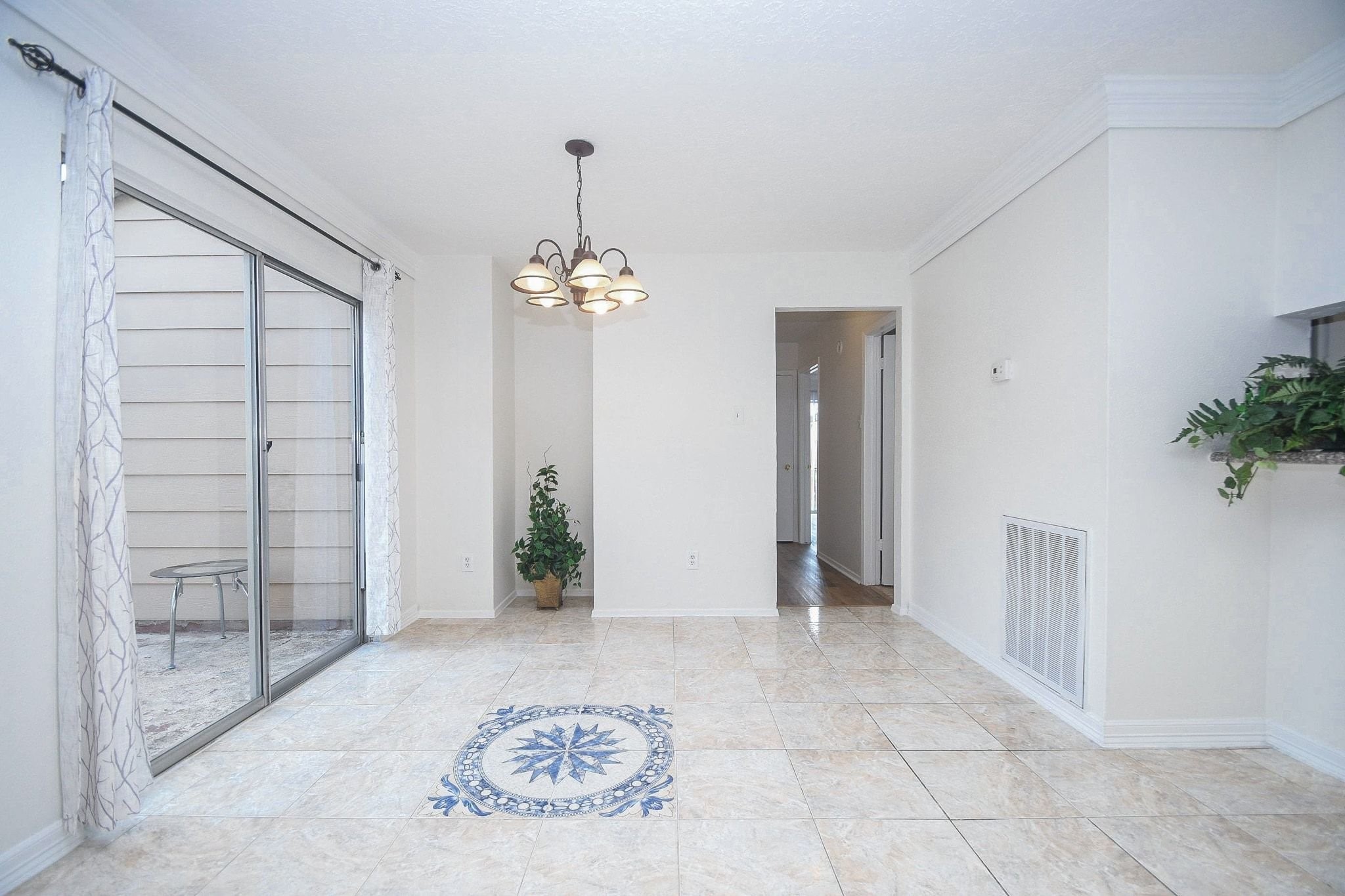 9231 Homeland Drive Property Photo 5