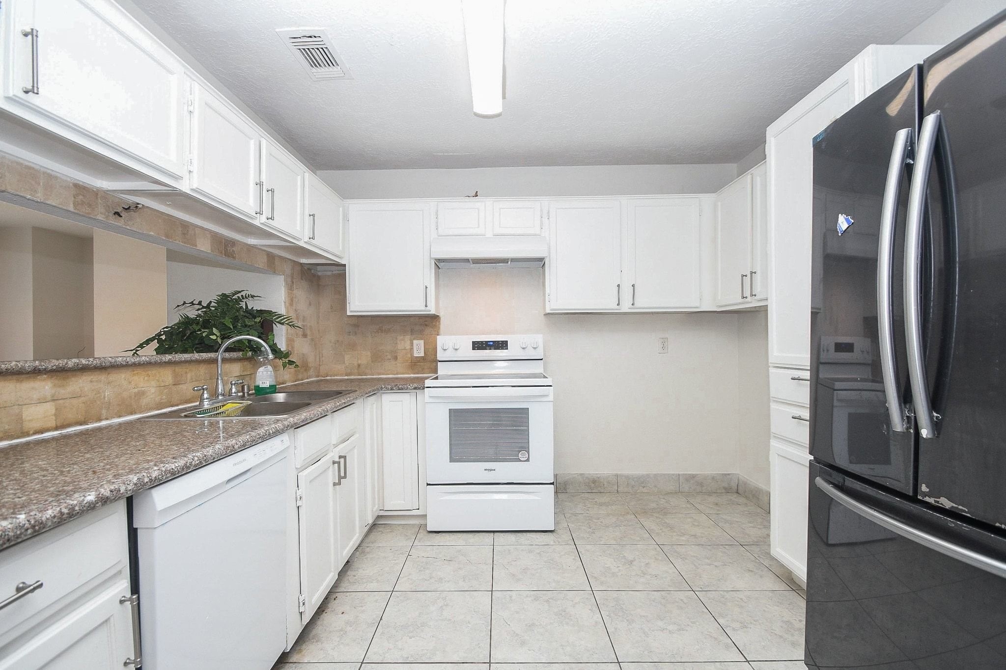 9231 Homeland Drive Property Photo 8