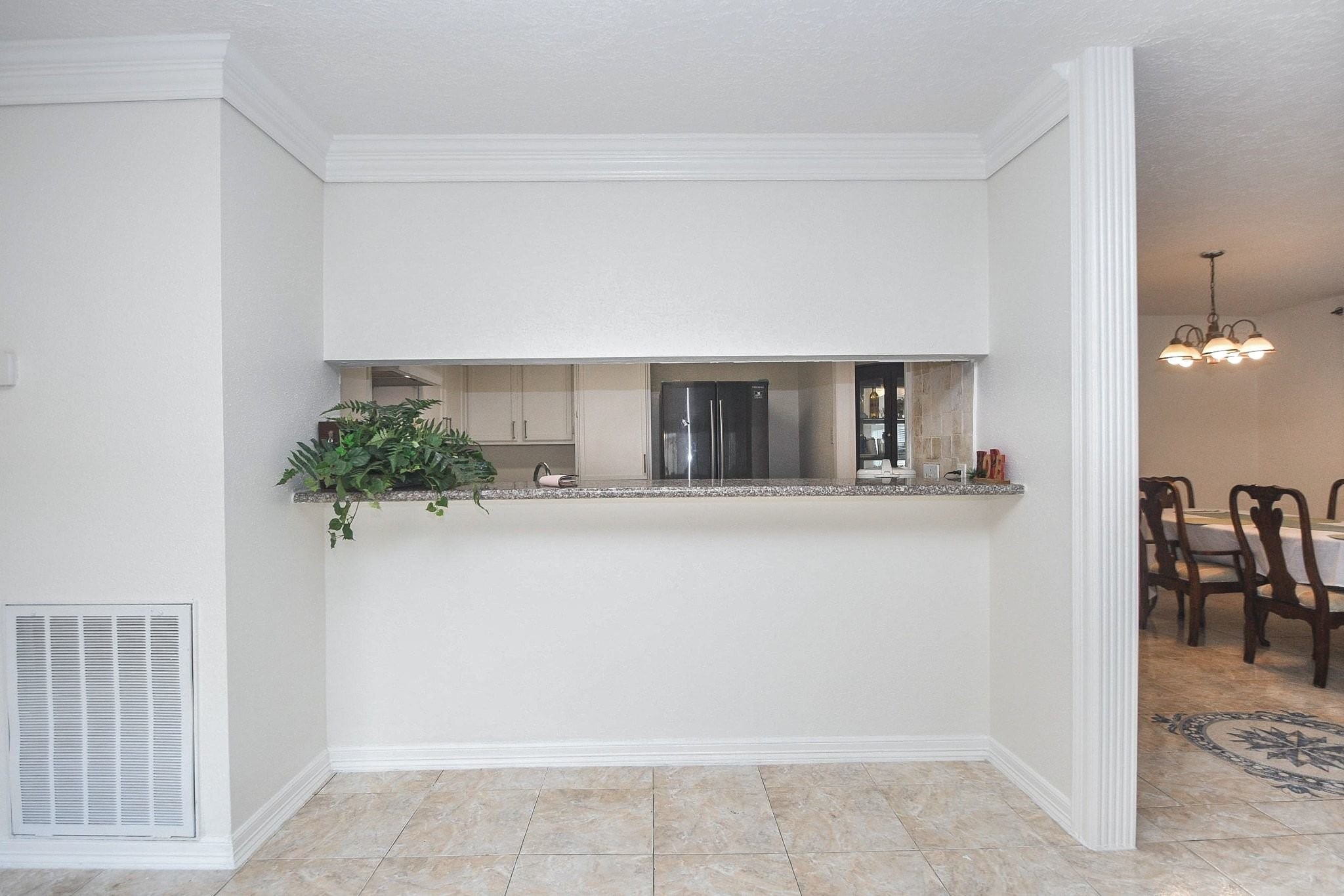 9231 Homeland Drive Property Photo 9