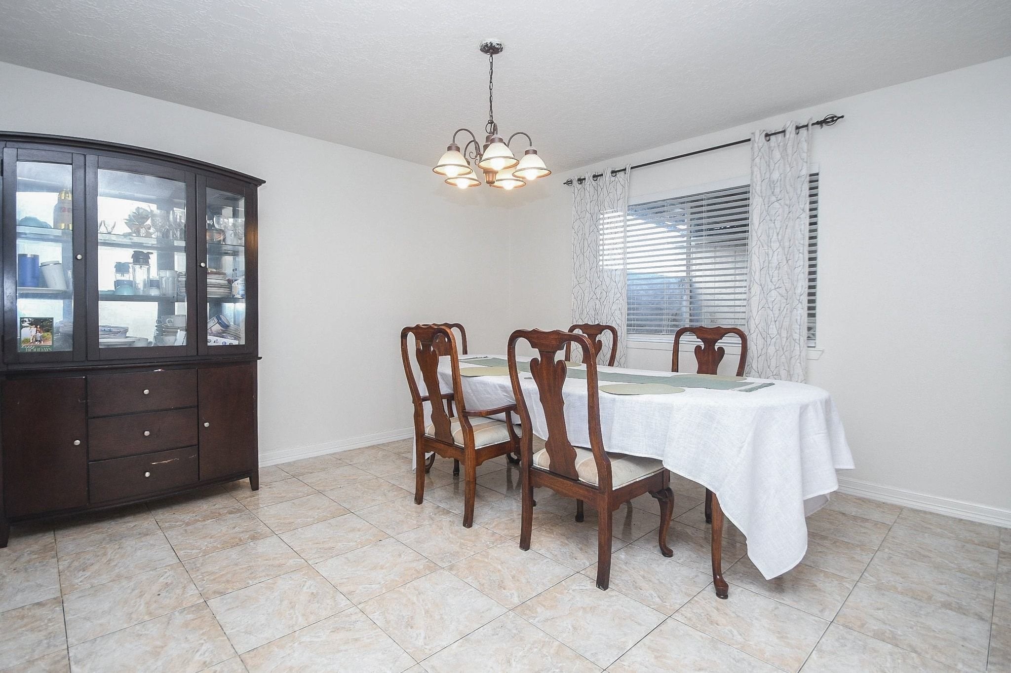 9231 Homeland Drive Property Photo 10
