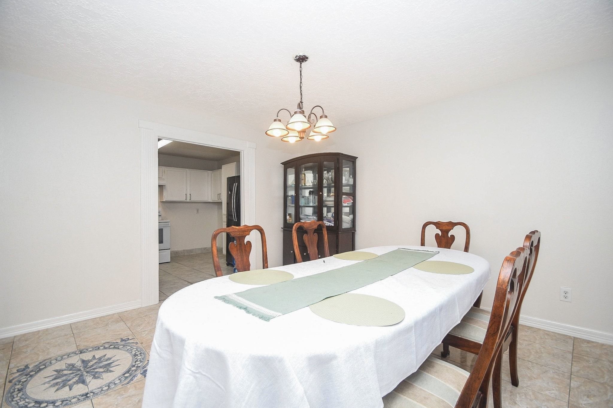 9231 Homeland Drive Property Photo 11