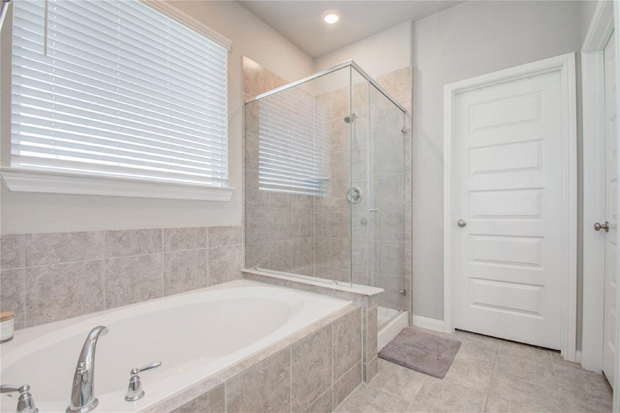 5802 Golden Peak Lane Property Photo 17