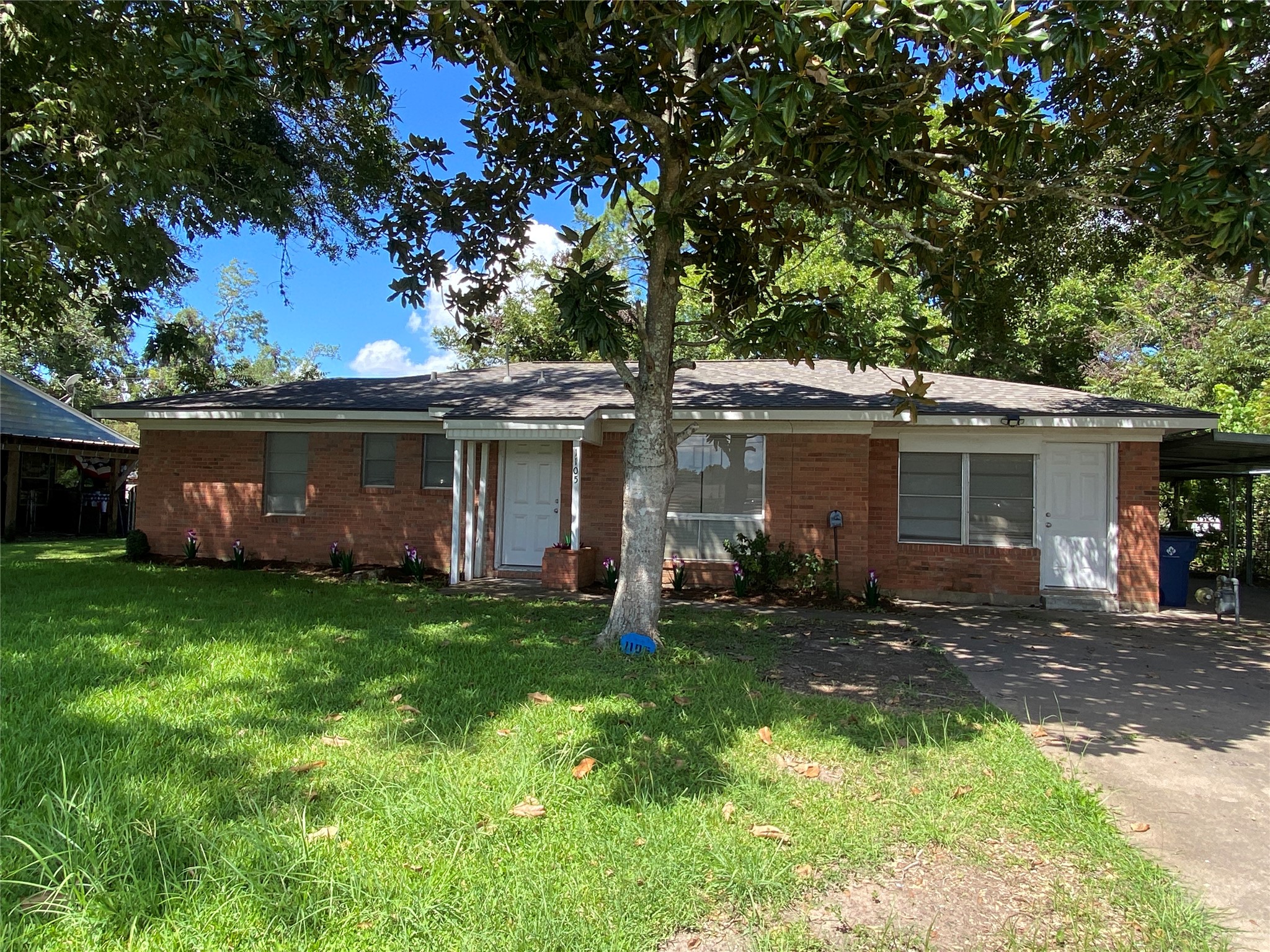 1105 Alice Street Property Photo 10