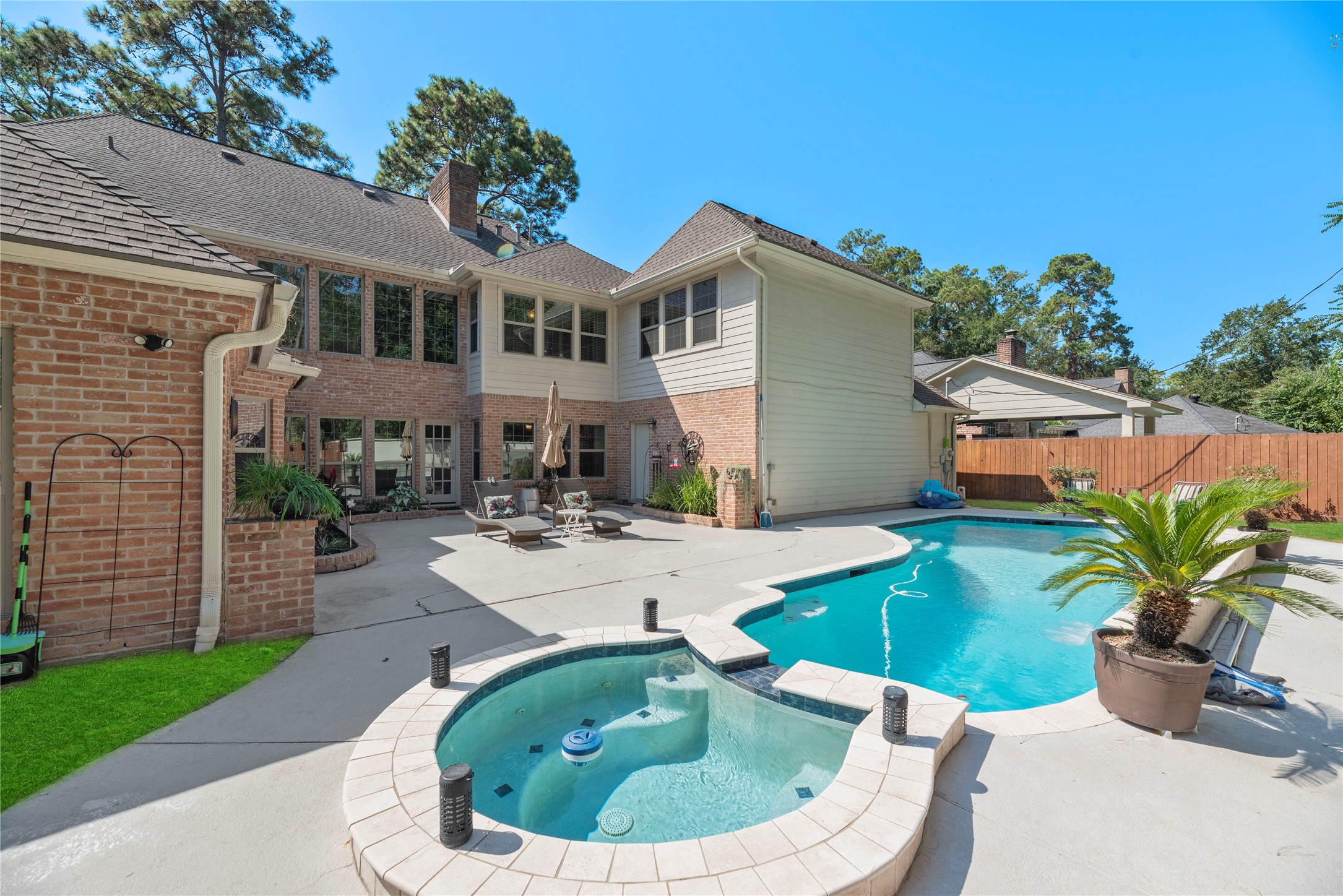 15318 Wilkshire Court Property Photo