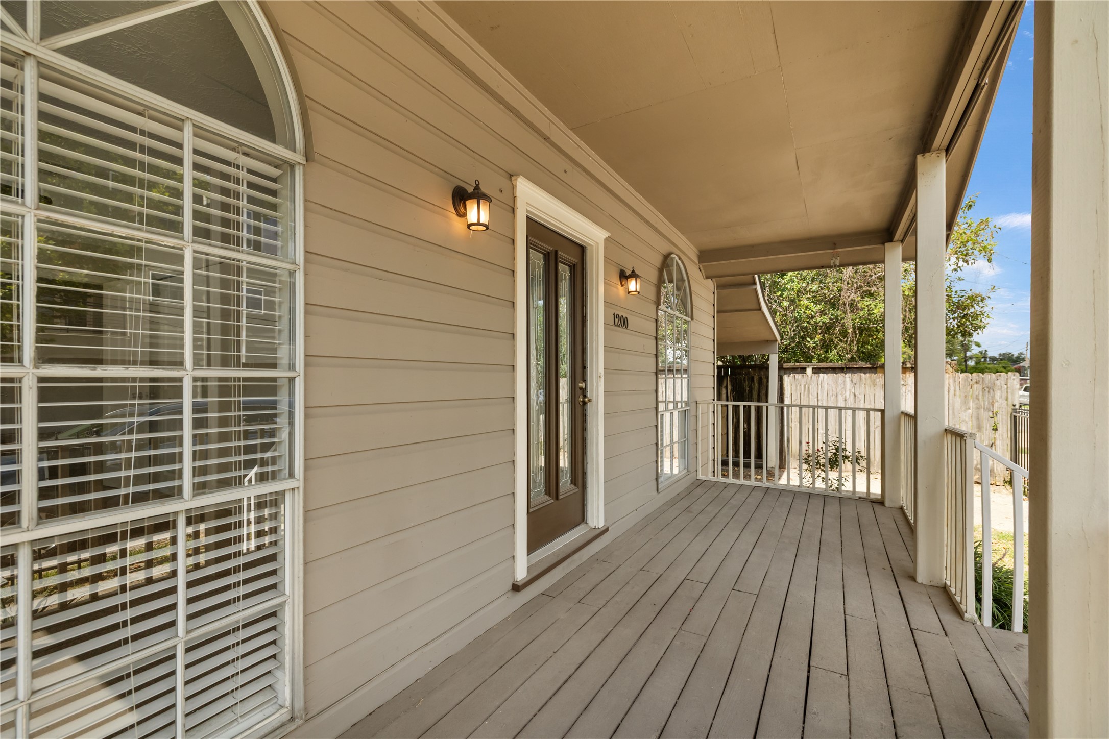 1200 E 24th Street Property Photo 5
