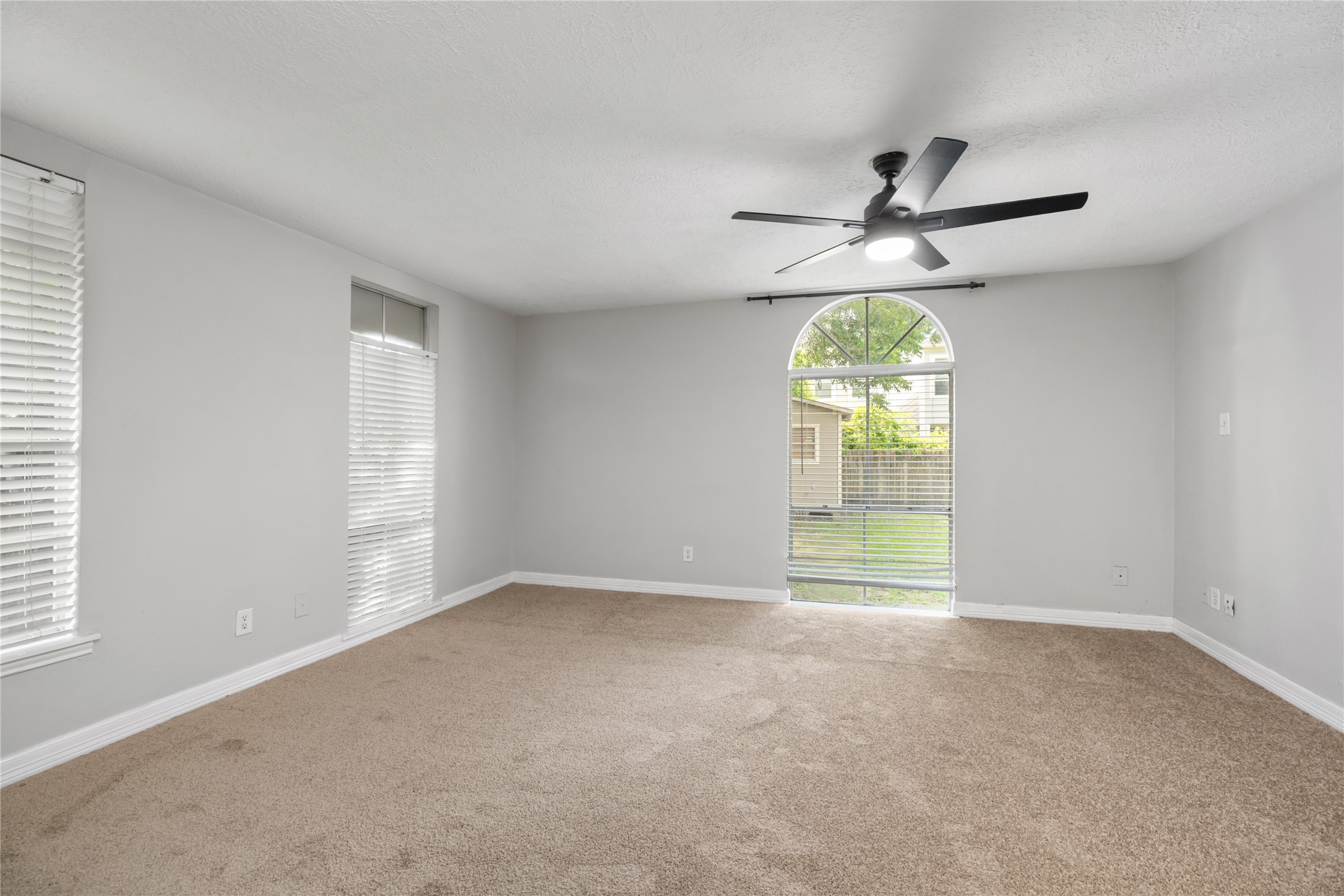 1200 E 24th Street Property Photo 16