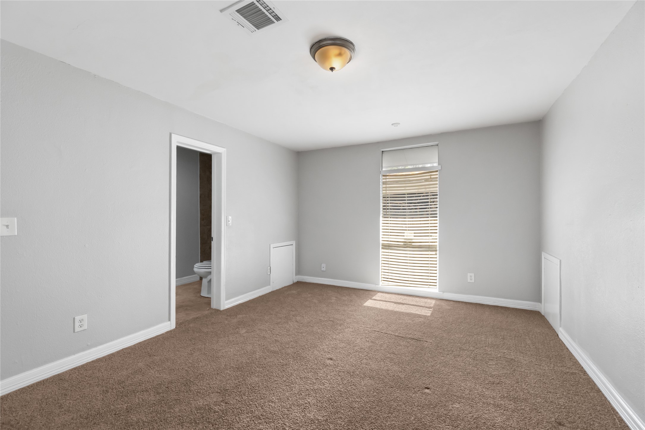 1200 E 24th Street Property Photo 19