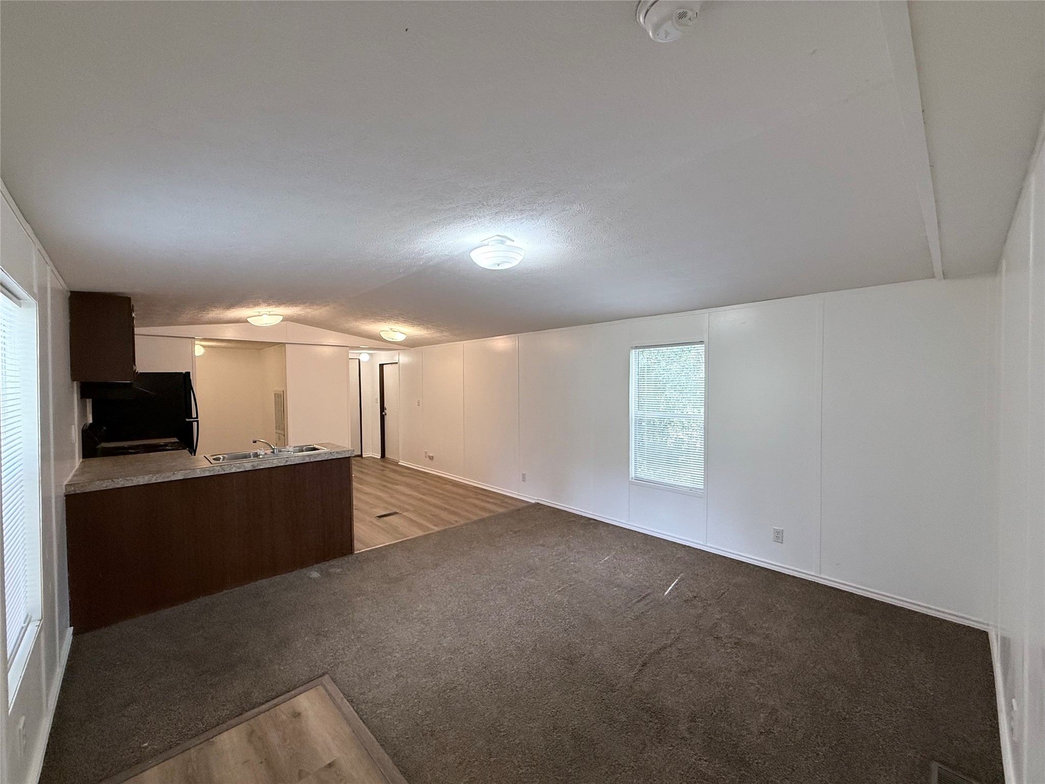 386 Ithica Property Photo 2