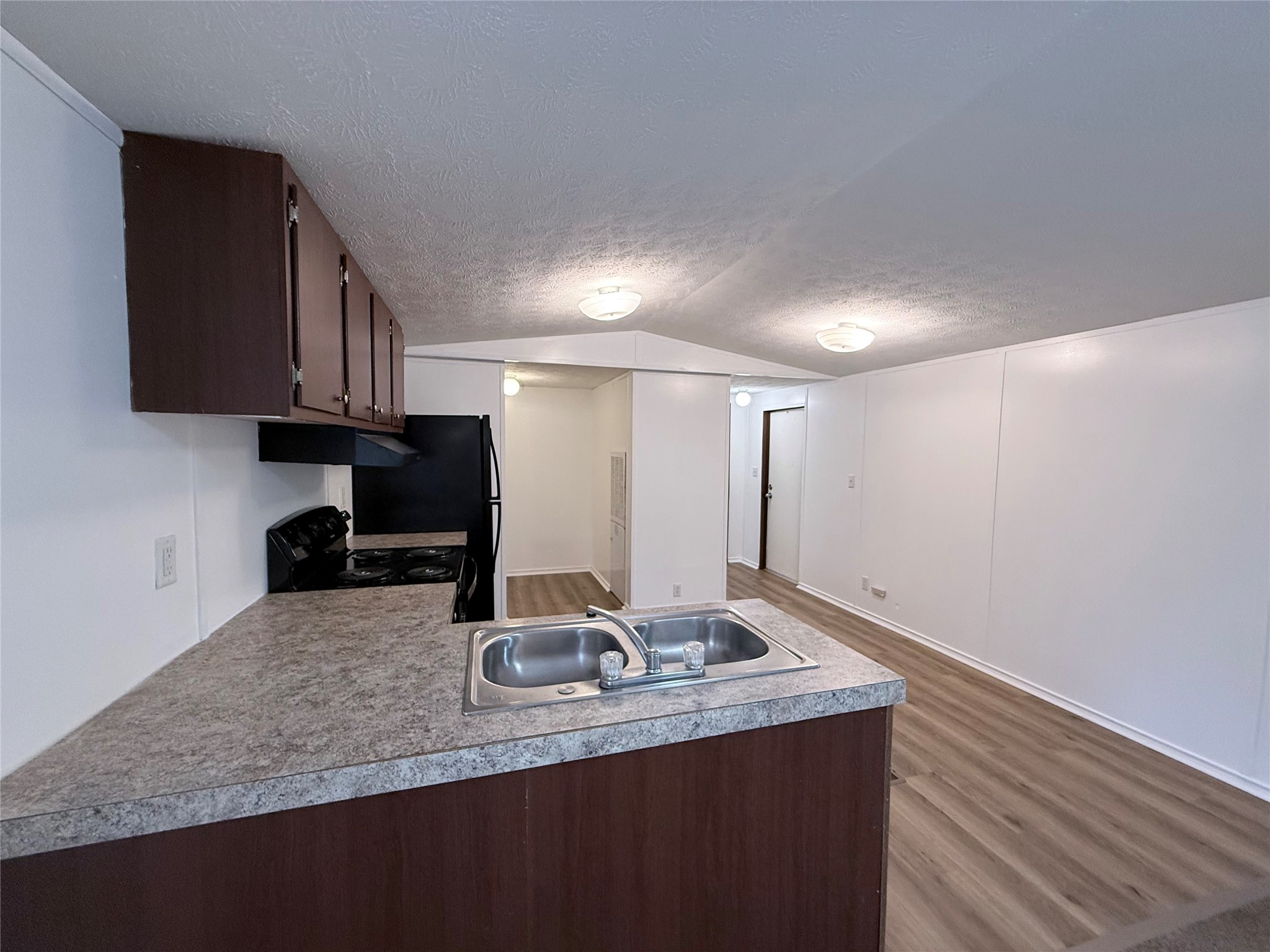 386 Ithica Property Photo 3