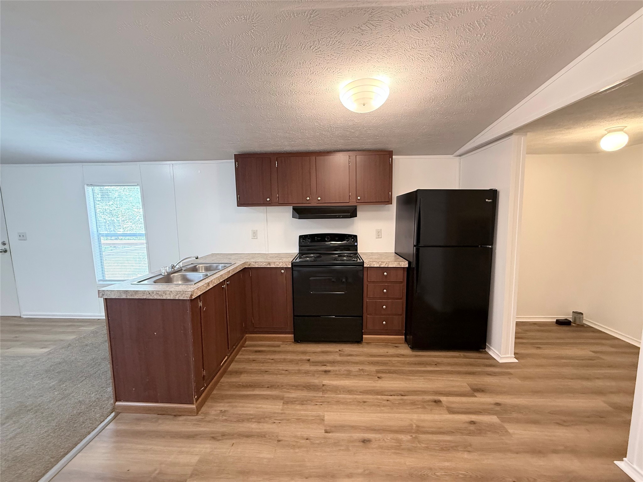 386 Ithica Property Photo 5