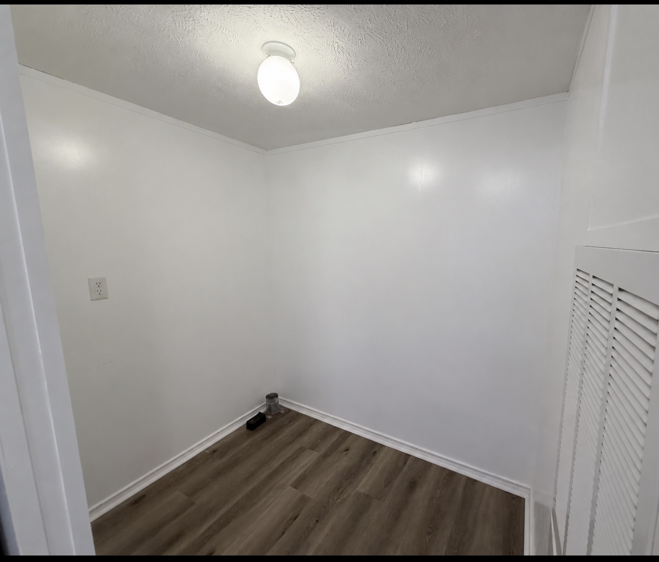 386 Ithica Property Photo 6