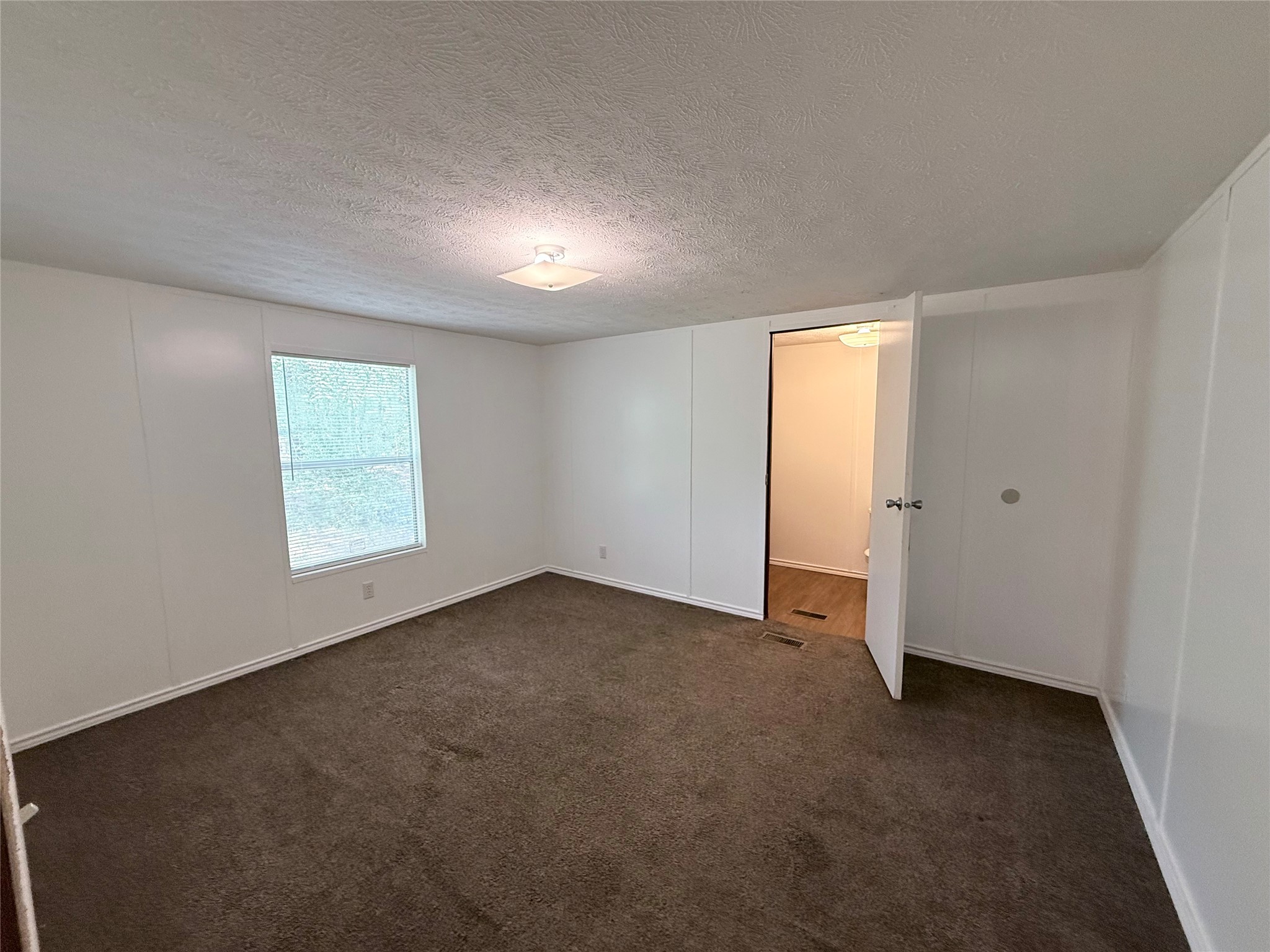 386 Ithica Property Photo 7