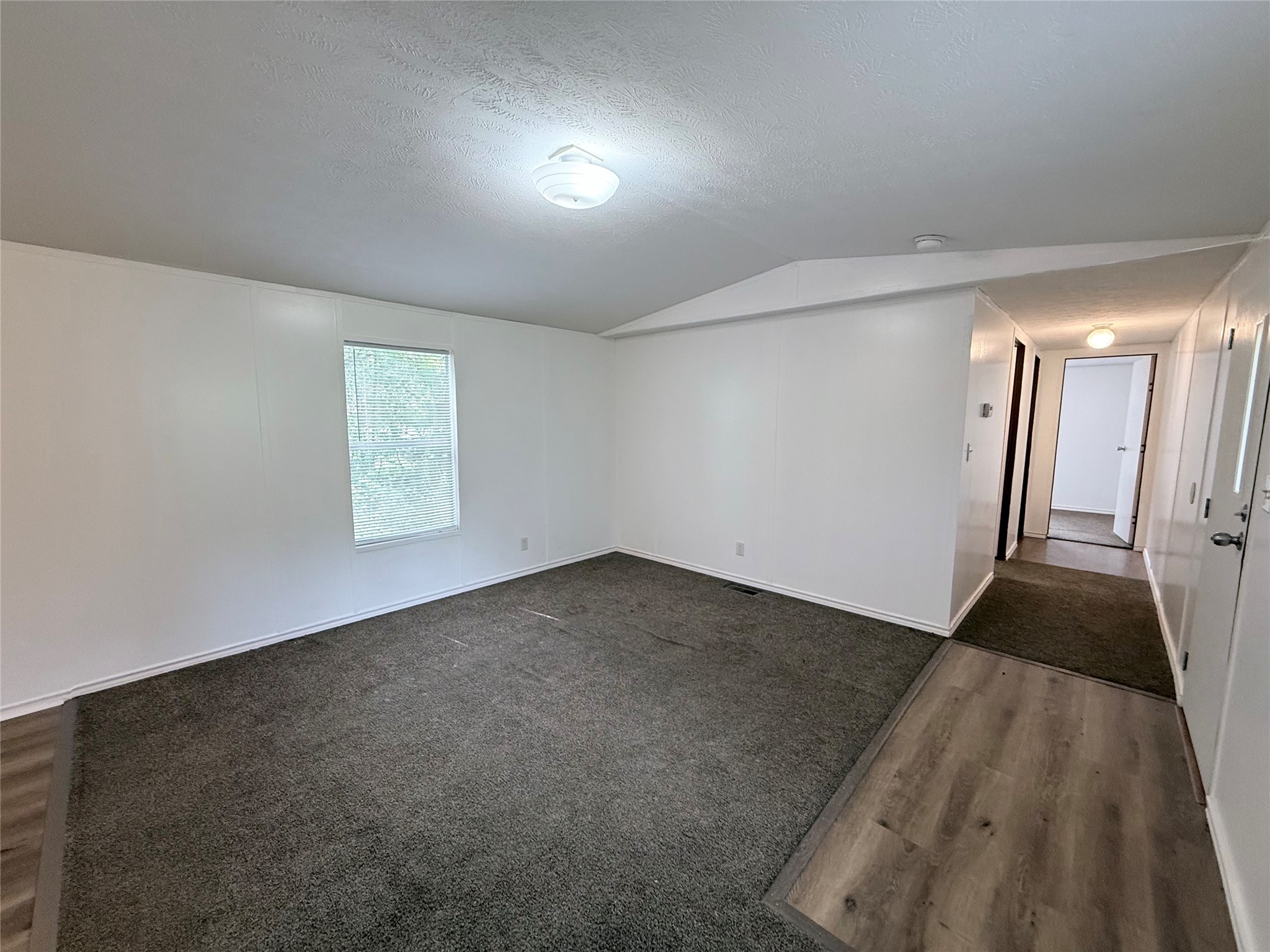386 Ithica Property Photo 9