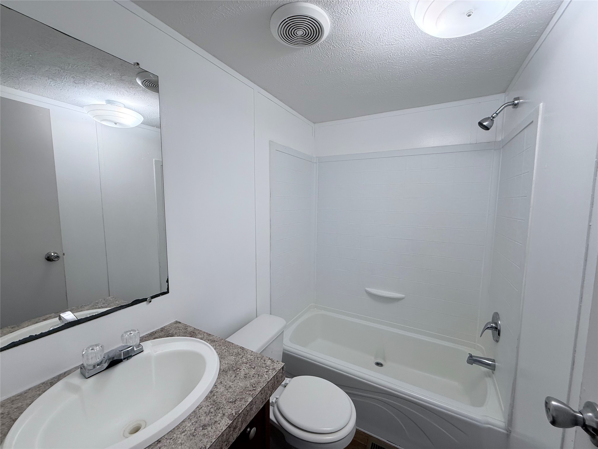 386 Ithica Property Photo 12