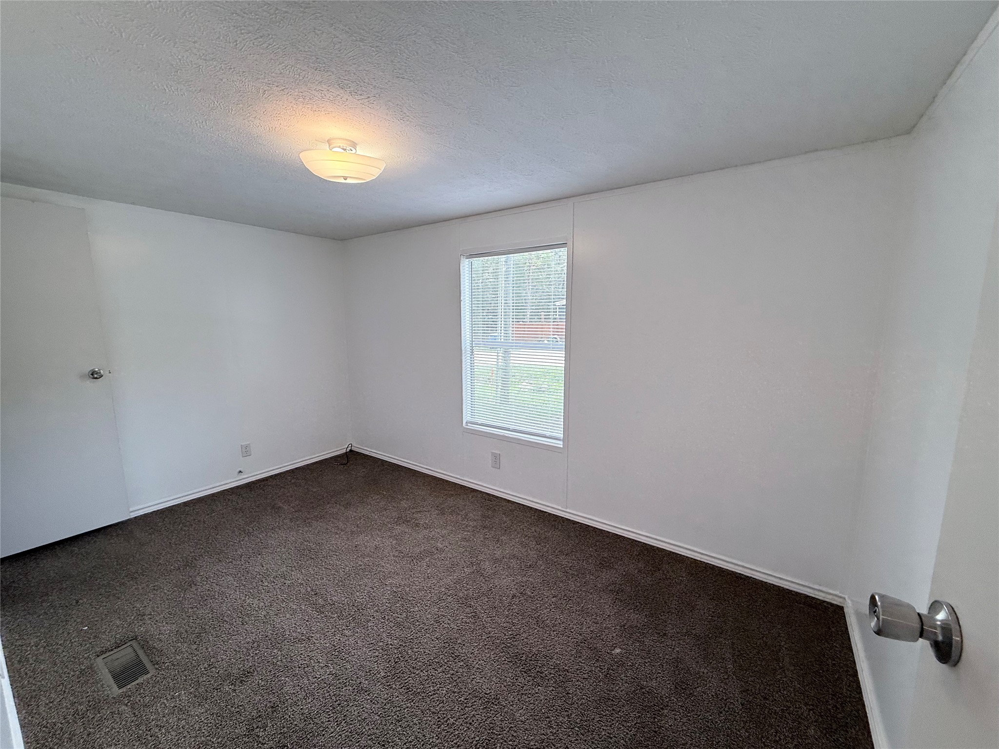 386 Ithica Property Photo 13
