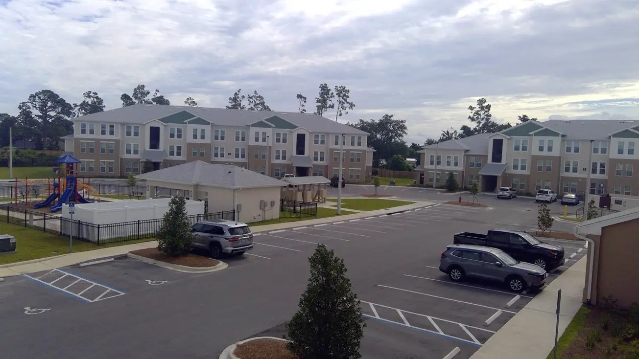 6950 Hwy 98 W Property Photo 3
