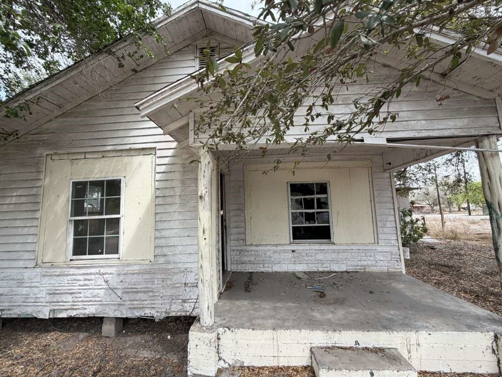408 W Edward Street Property Photo 1
