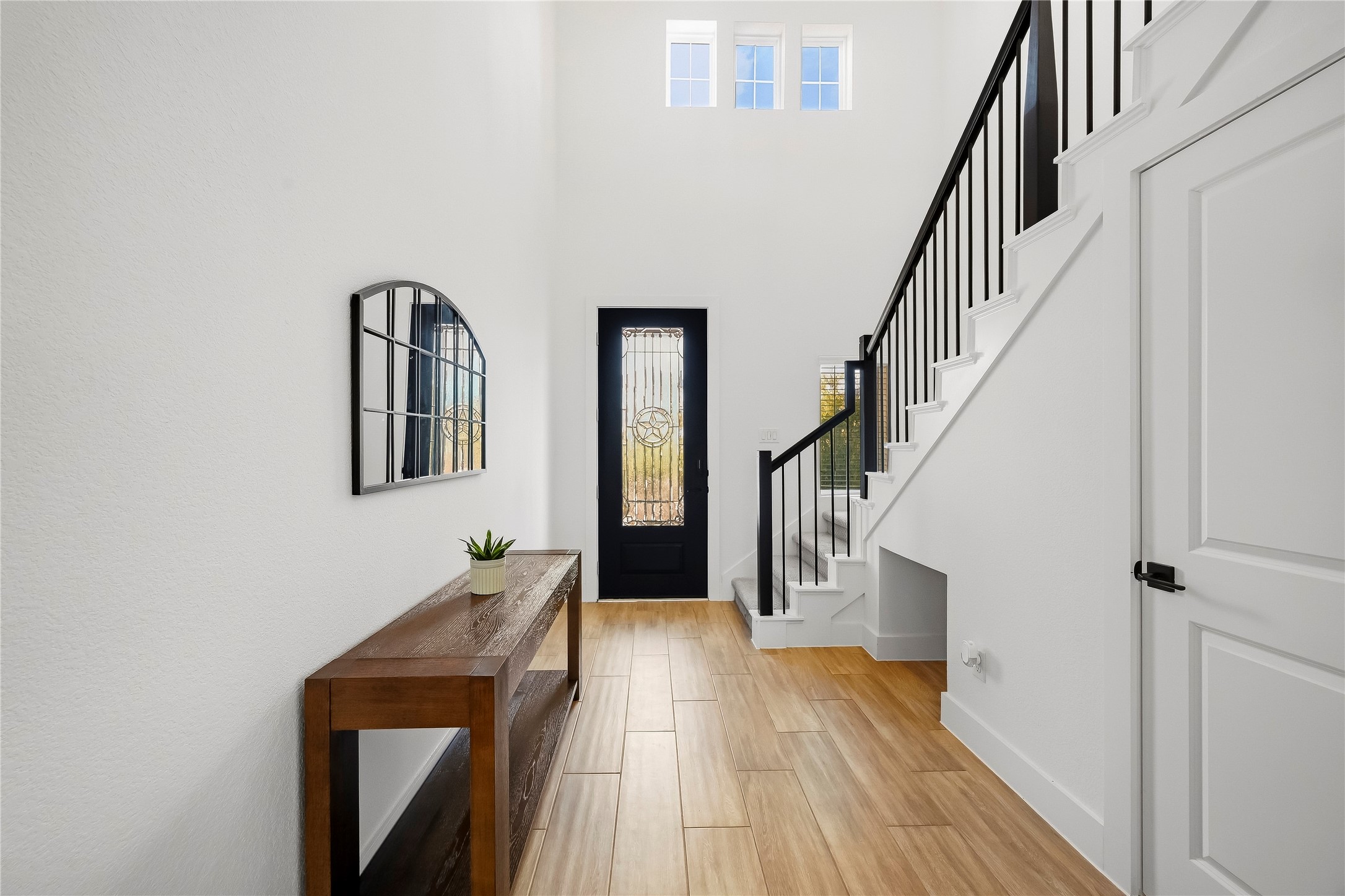 10223 Van Gogh Court Property Photo 4