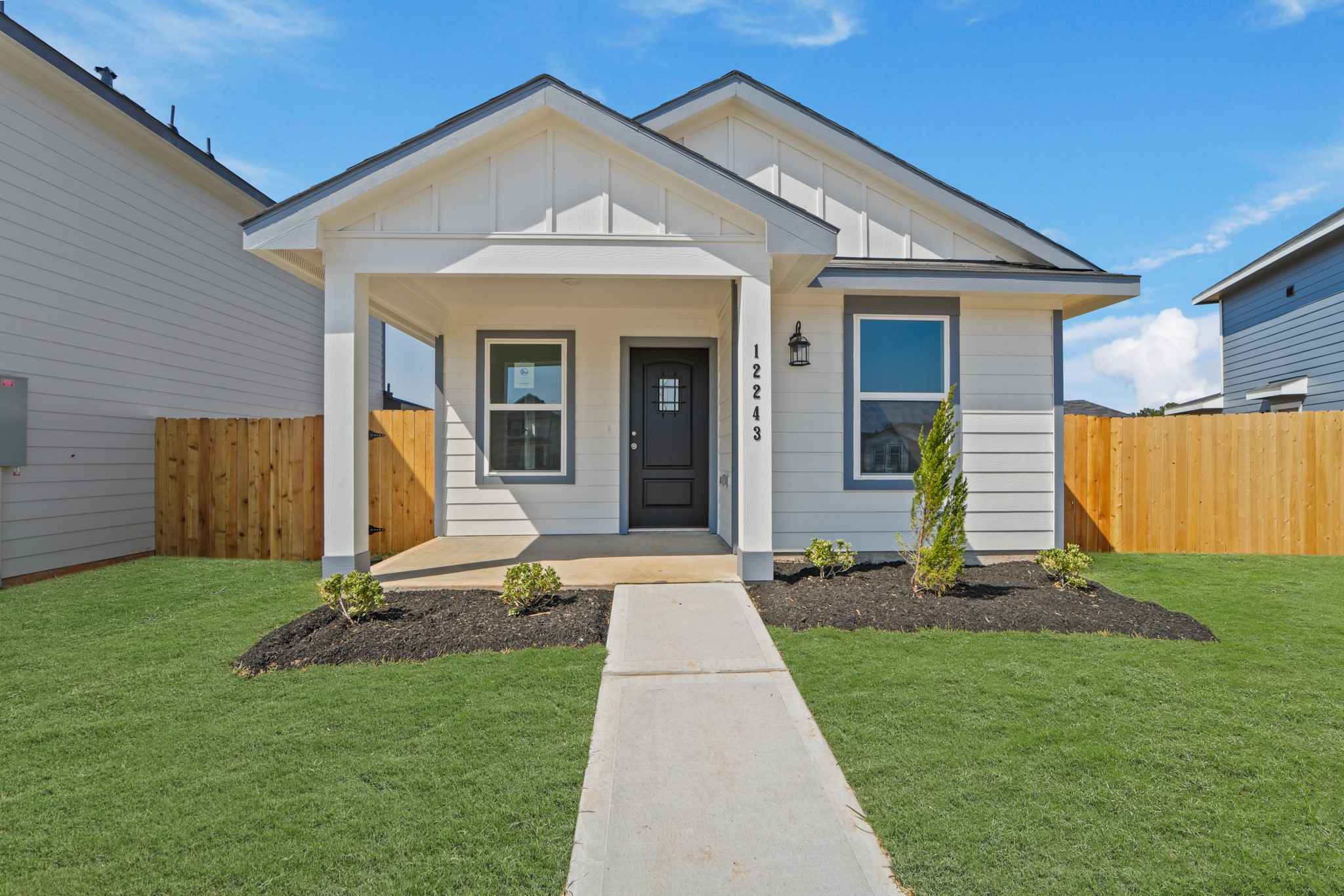 12243 Shield Crest Court Property Photo 3