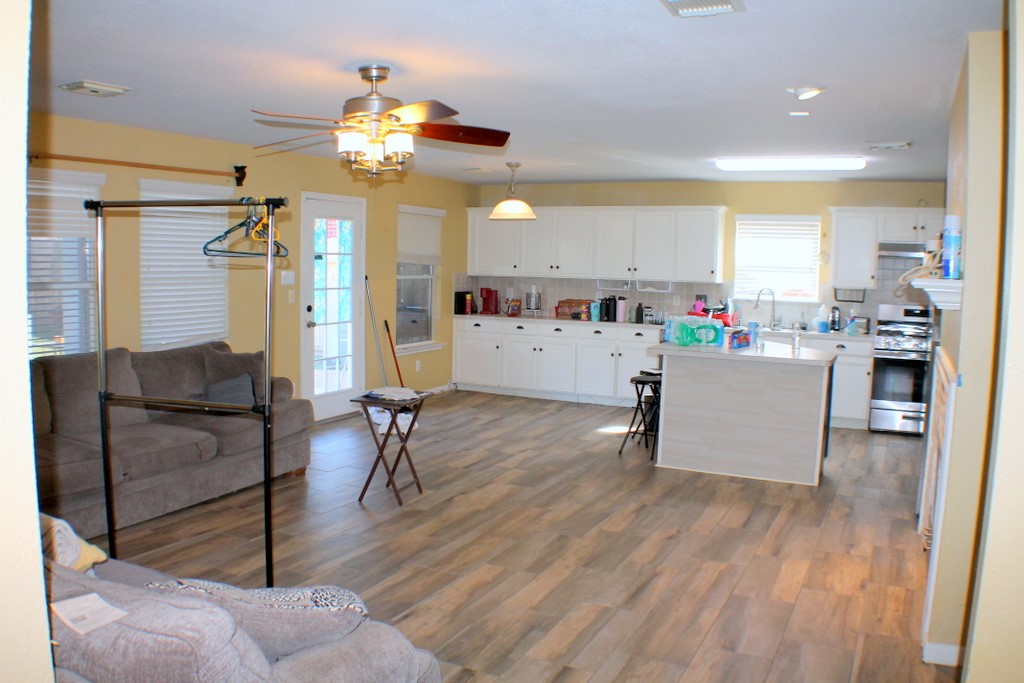 7910 Autumn Fall Street Property Photo 4