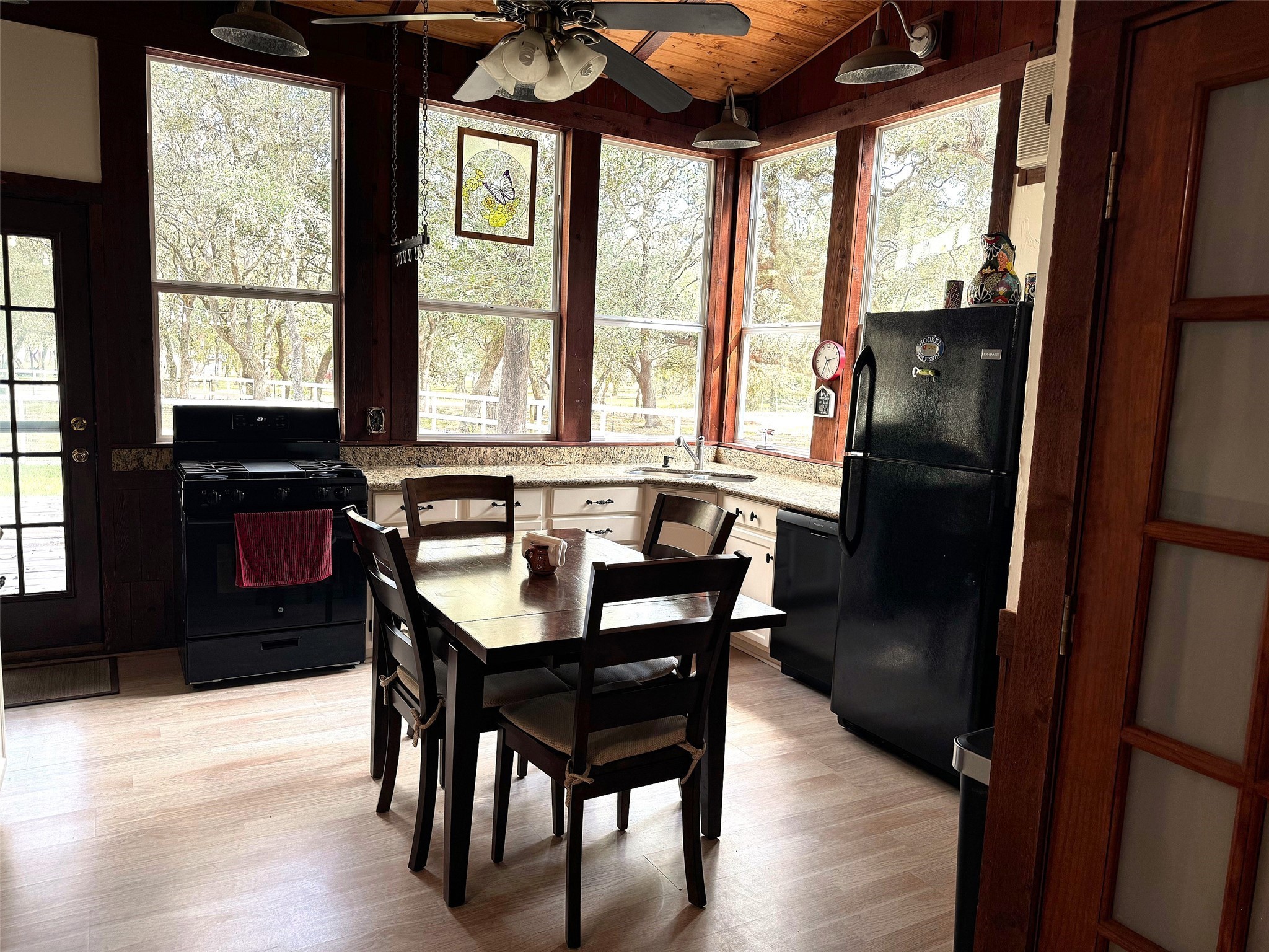 302 Bluebonnet Bend Property Photo 9
