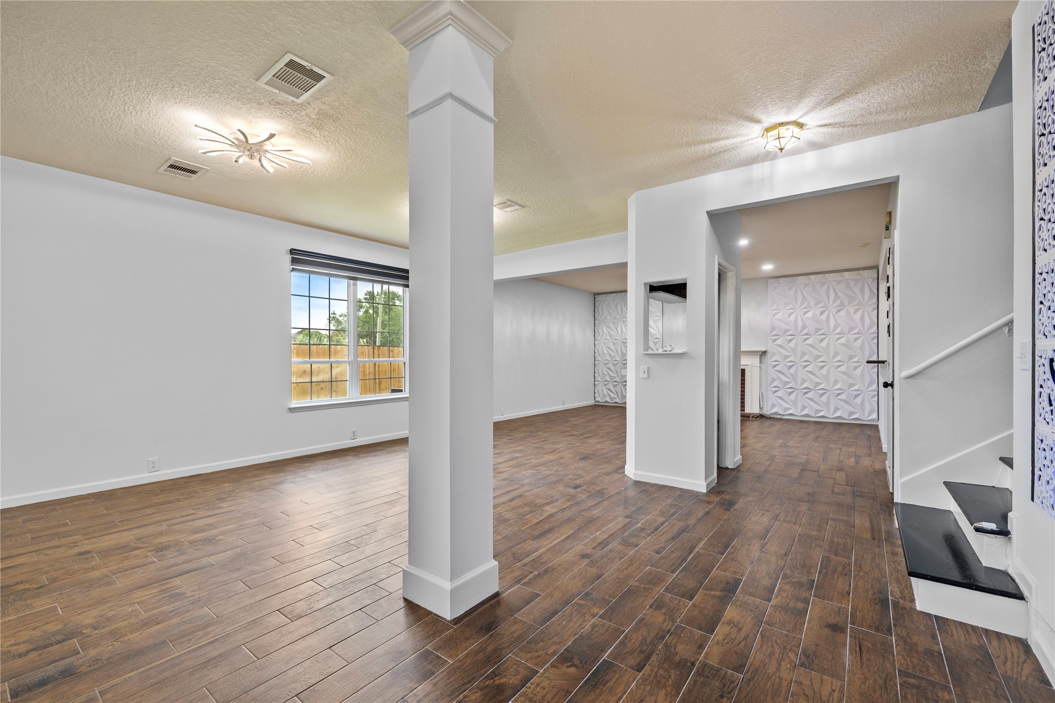 4803 Windcross Court Property Photo 6
