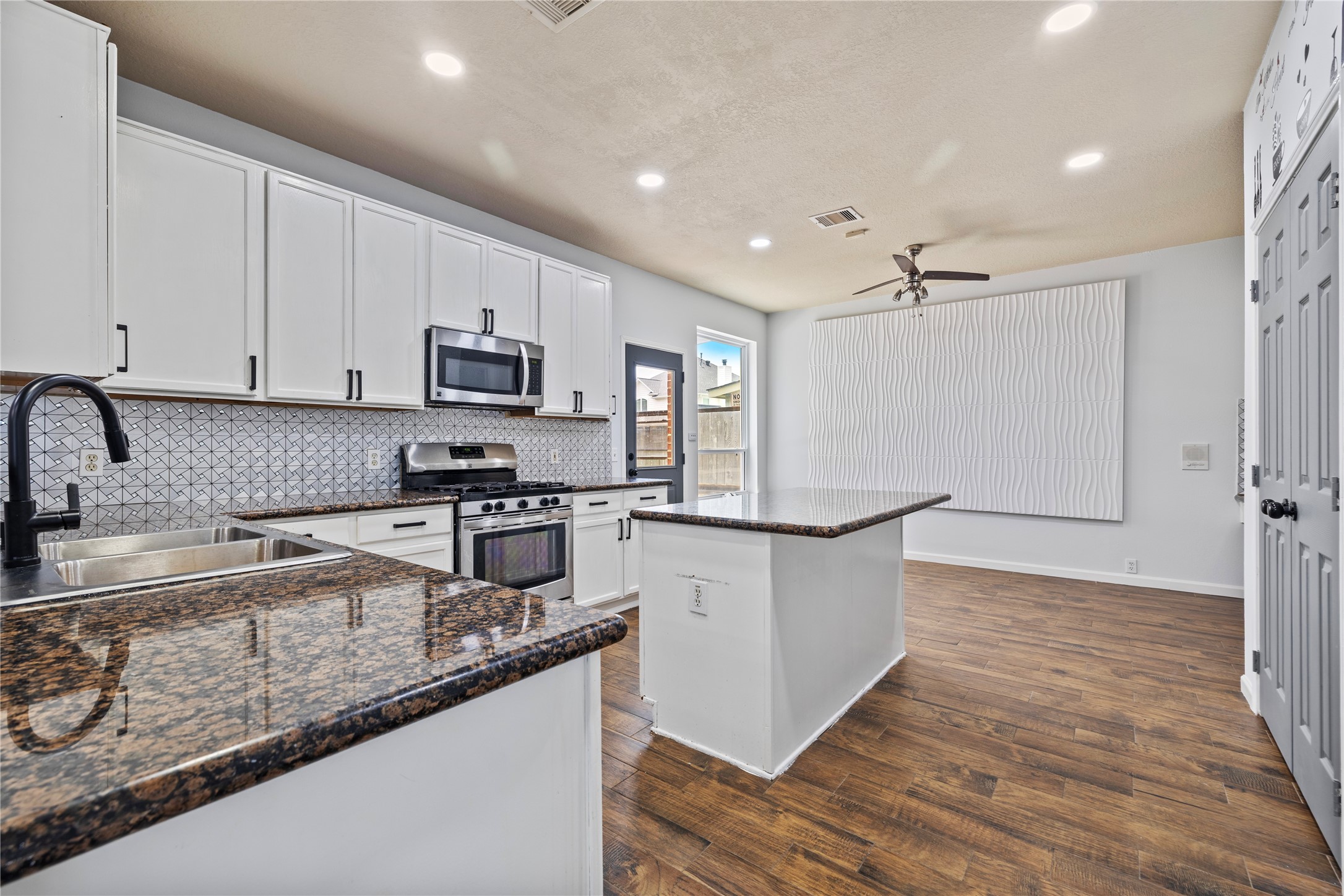 4803 Windcross Court Property Photo 13