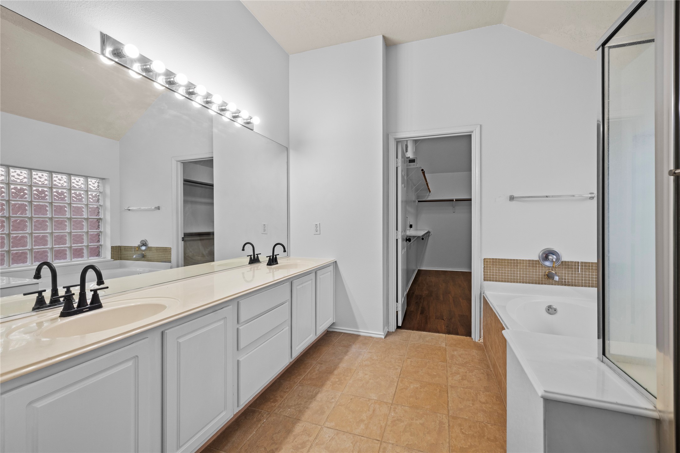 4803 Windcross Court Property Photo 23