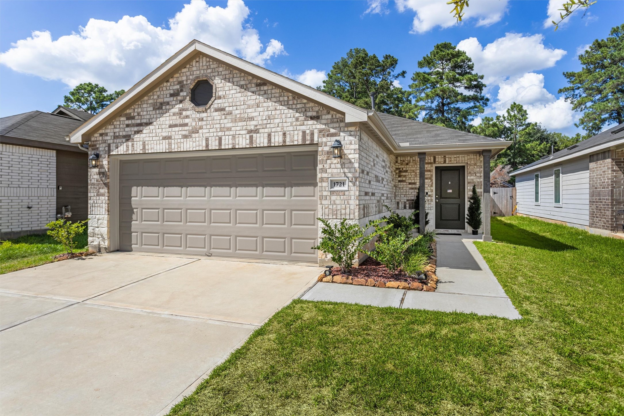 1721 Lofty Cedar Court Property Photo 1