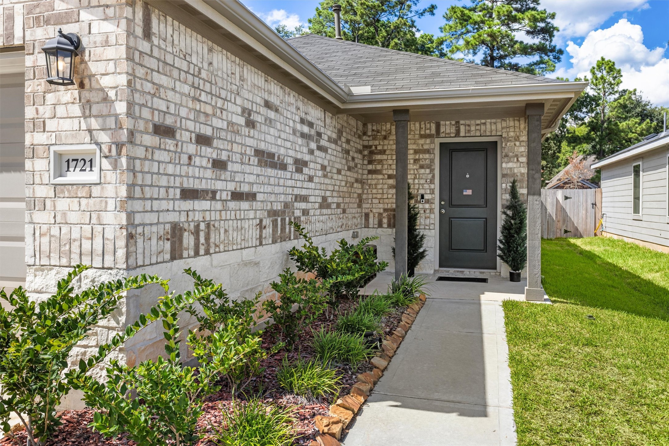 1721 Lofty Cedar Court Property Photo 2