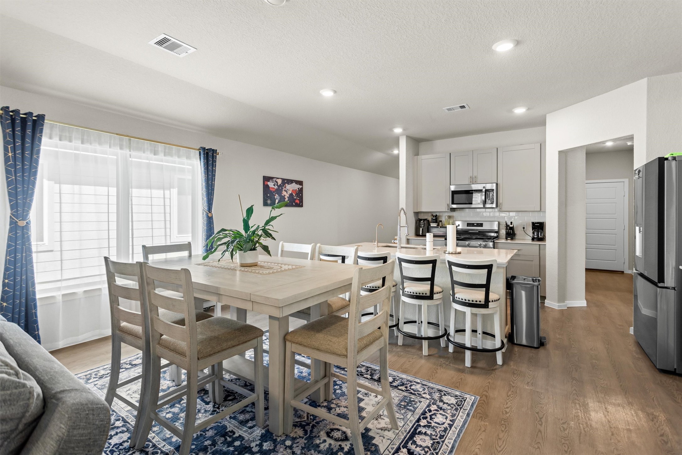 1721 Lofty Cedar Court Property Photo 8