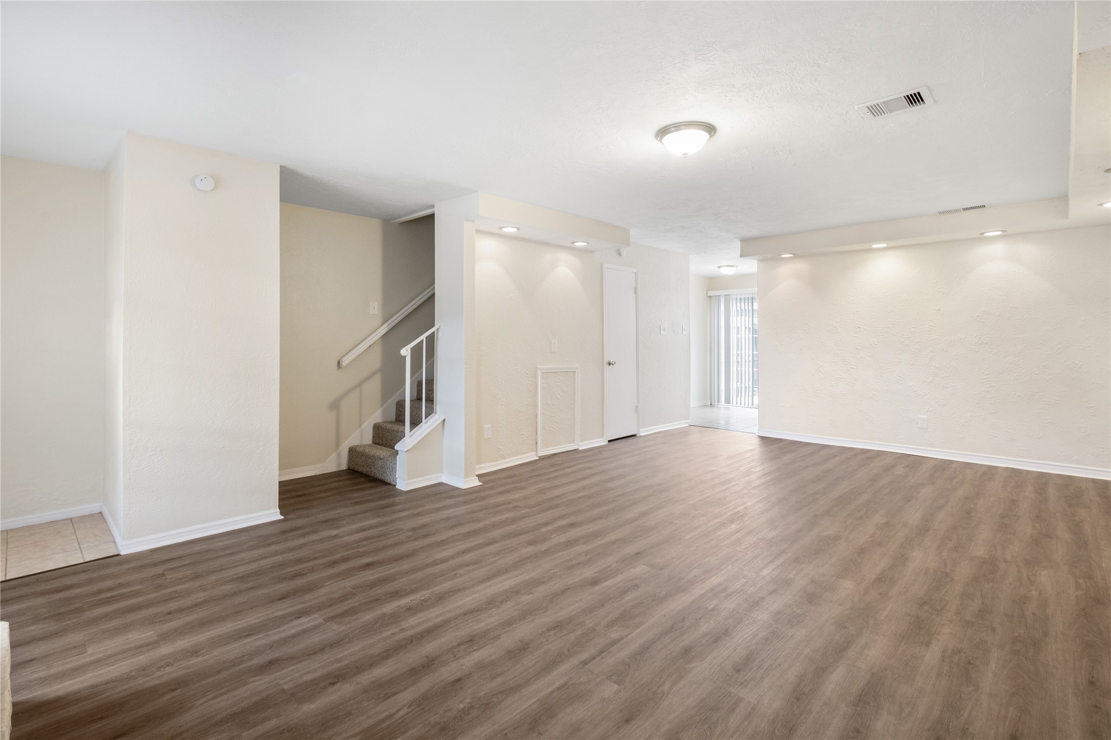 14759 Perthshire Road Property Photo 4