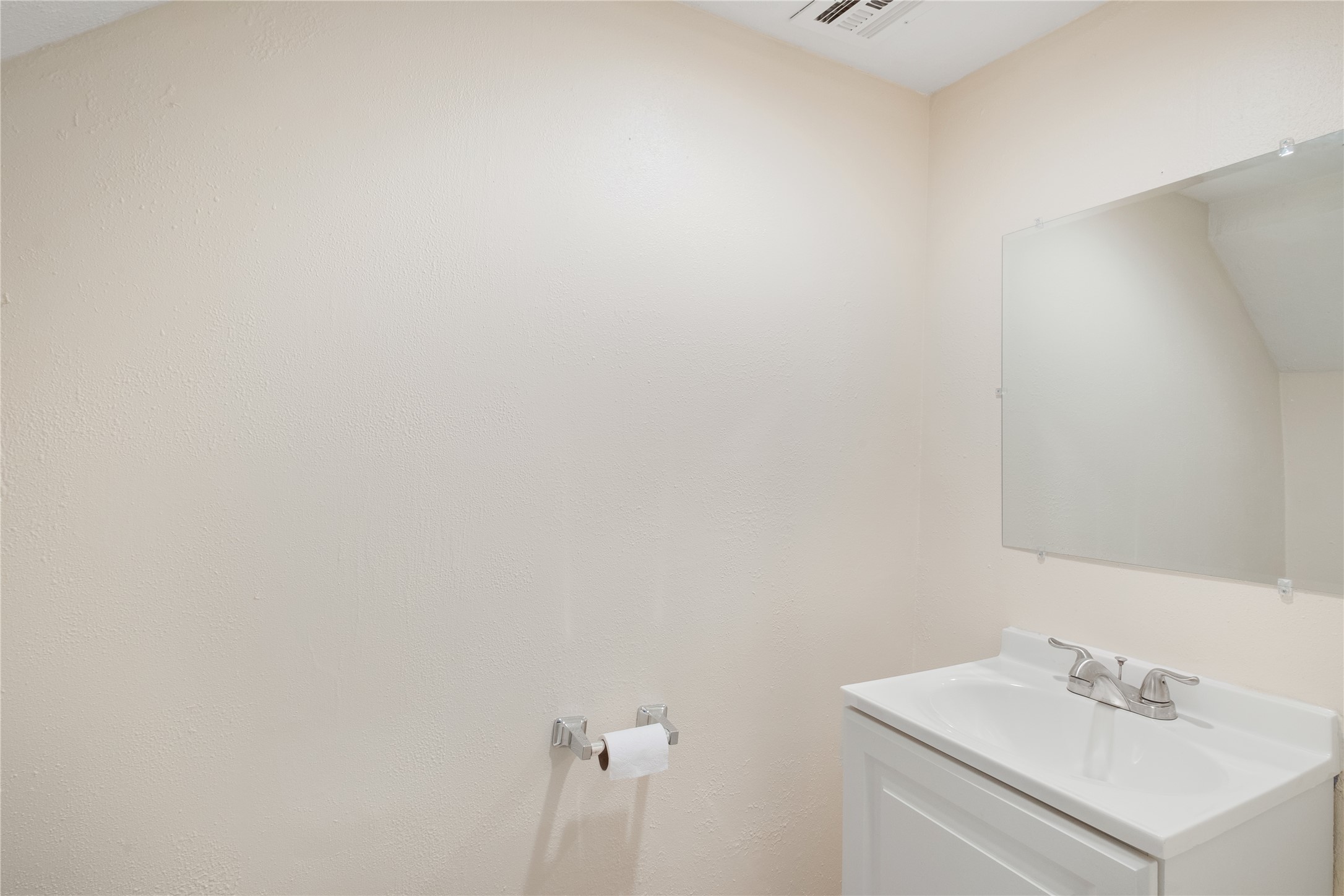 14759 Perthshire Road Property Photo 9
