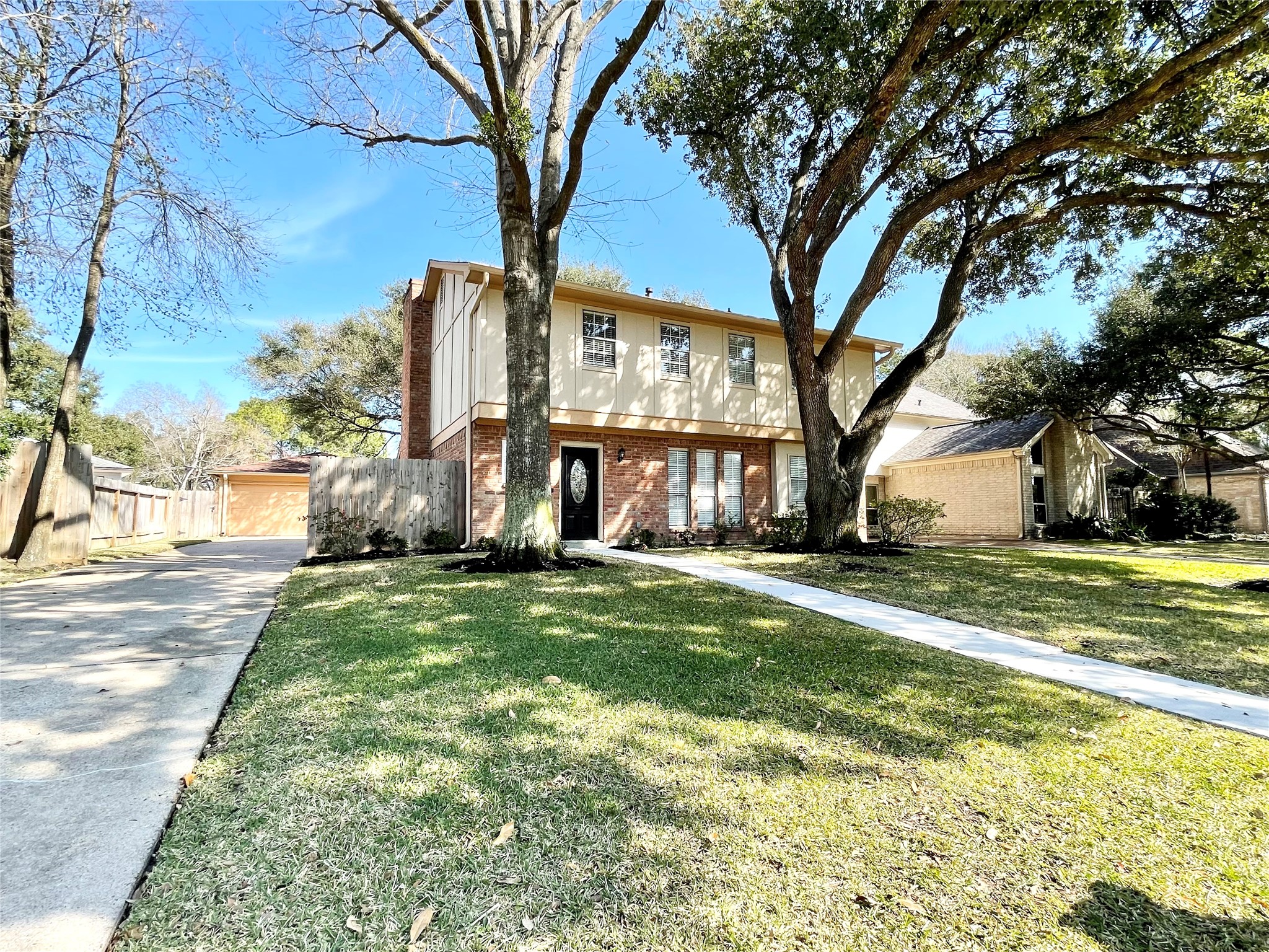 15006 Elmont Drive Property Photo 2