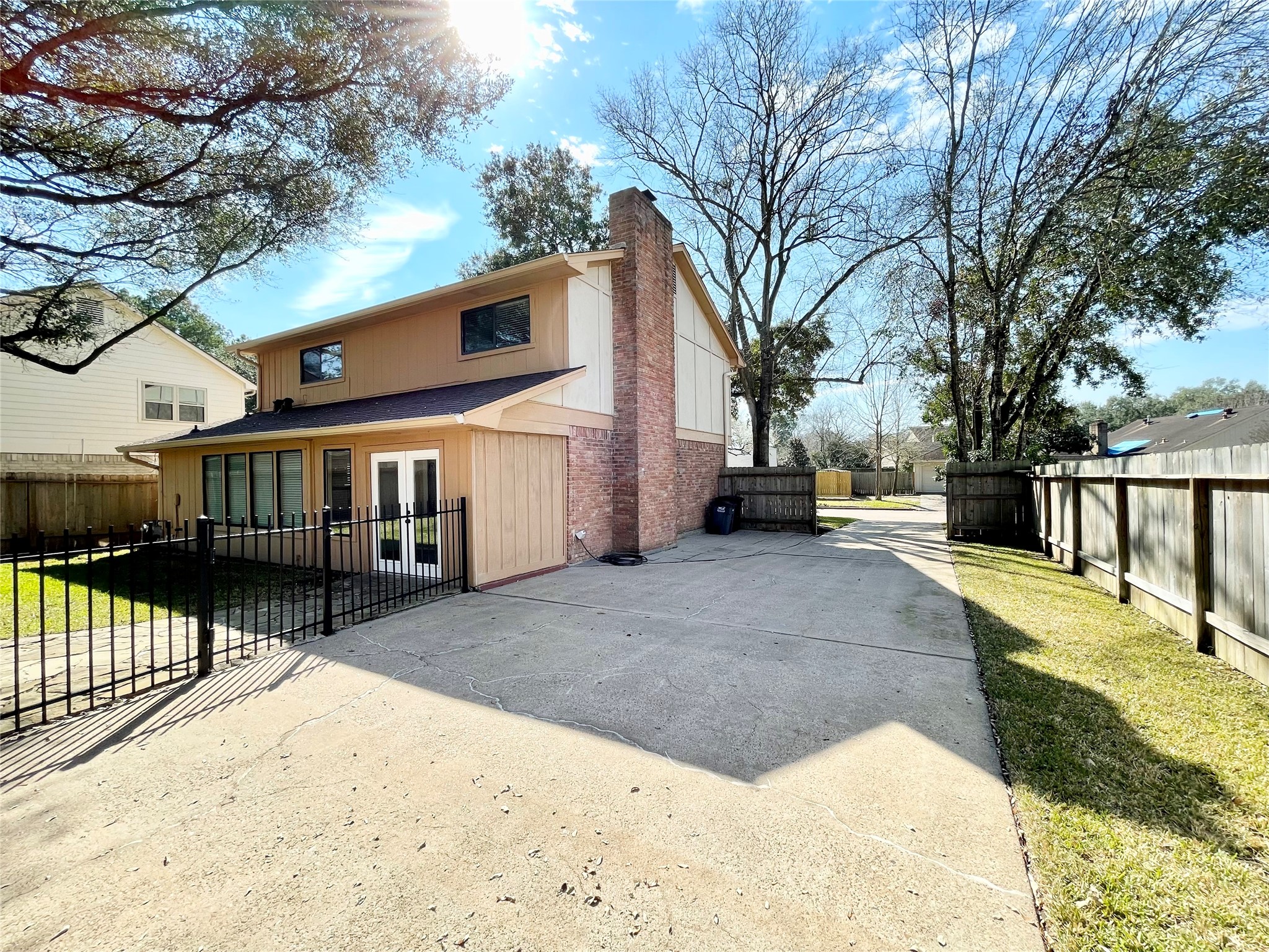 15006 Elmont Drive Property Photo 5