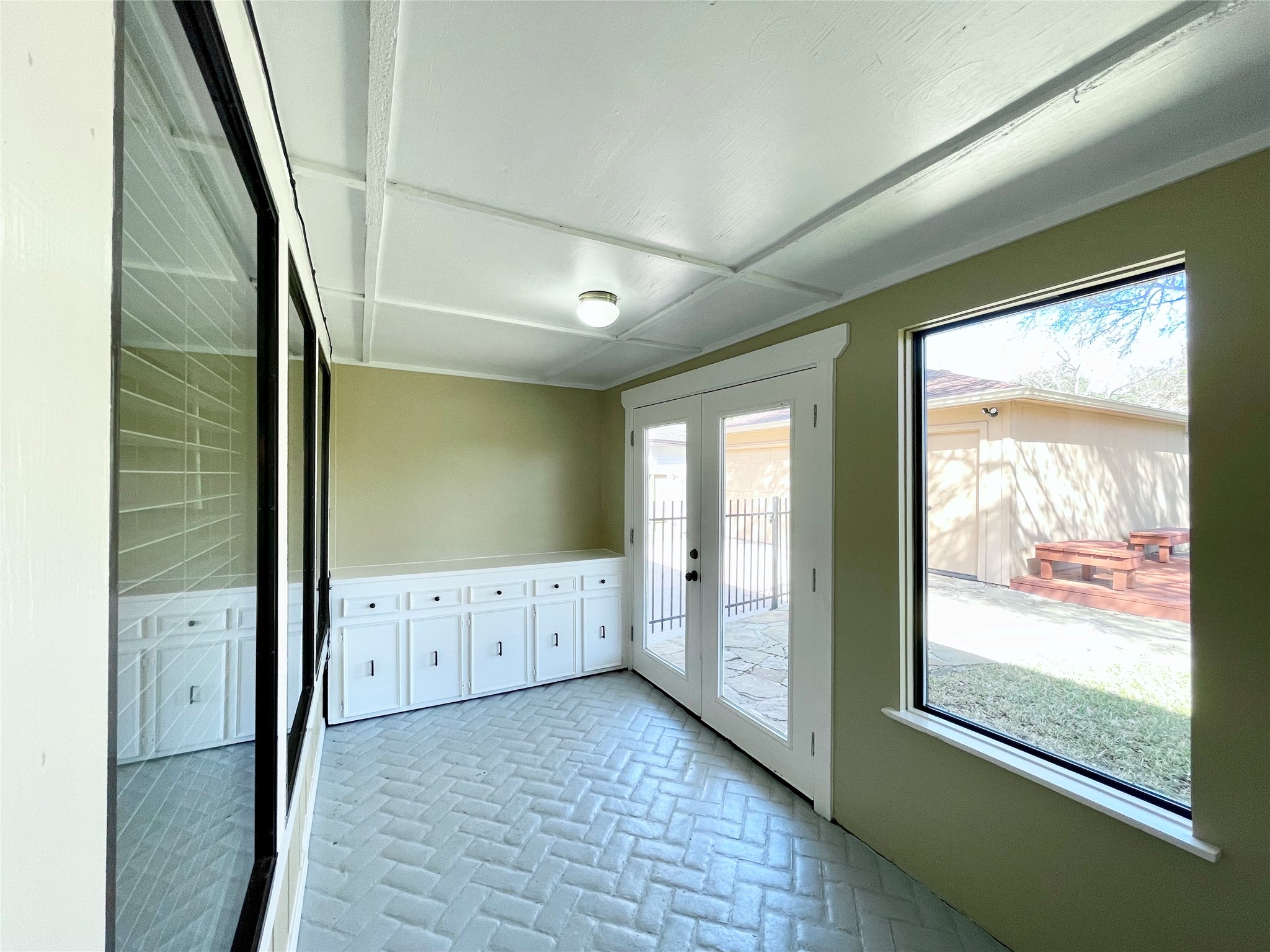 15006 Elmont Drive Property Photo 22