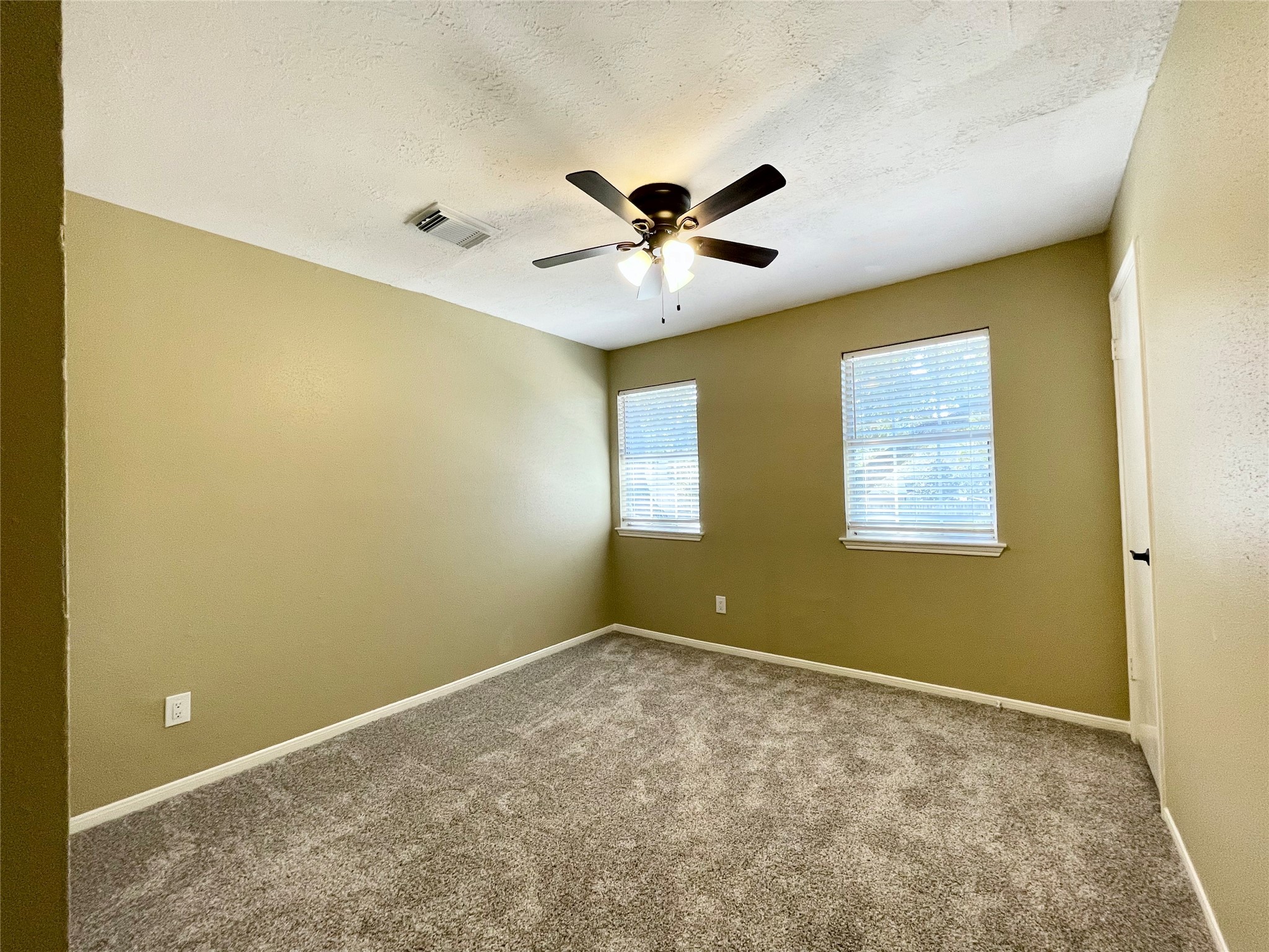 15006 Elmont Drive Property Photo 31