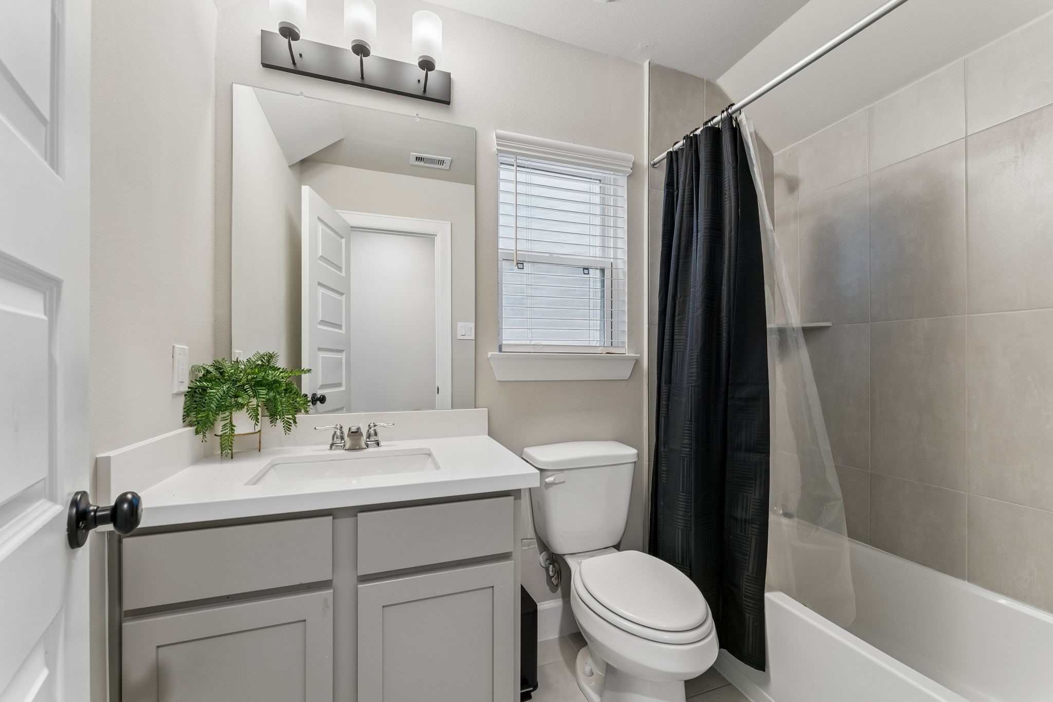 3017 Ventas Drive Property Photo 8